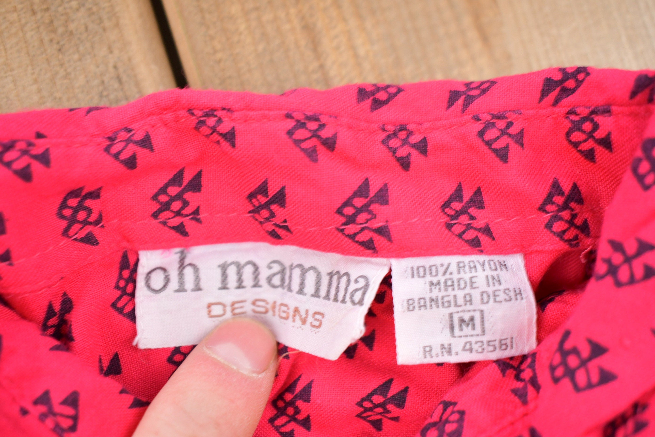 Vintage 1990s Oh Mamma All Over Print Short Sleeve Shirt / Graphic / 80s / 90s / Streetwear / Retro Style / AOP Shirt / 90s Shirt