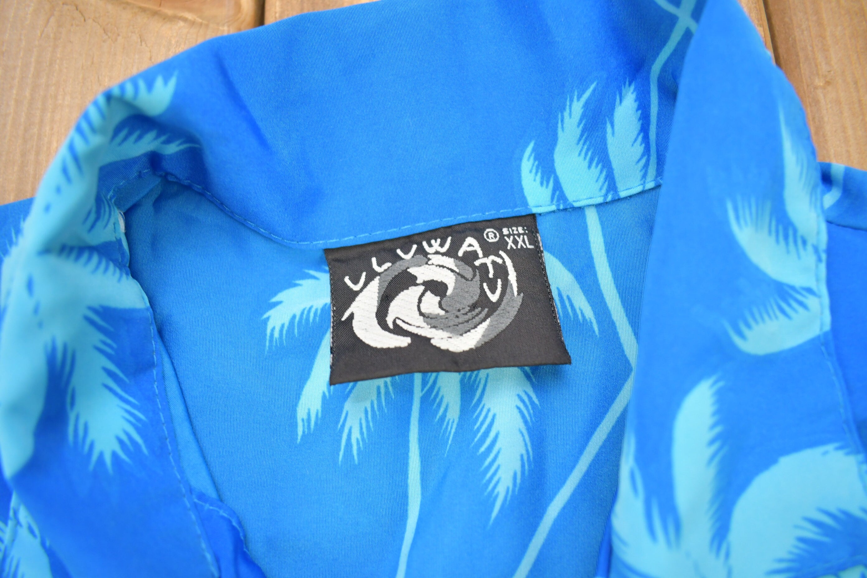 Vintage 1990s All Over Print Hawaiian Button Up Shirt