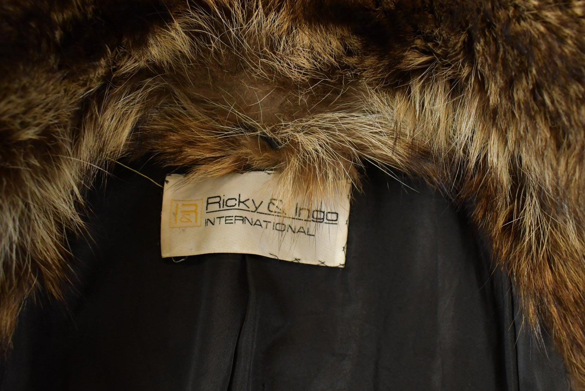 Vintage 1980s Ricky & Ingo Full Length Brown Raccoon Fur Coat Adult M / 70s Fur Jacket / Authentic Fur / True Vintage / 70s Fur