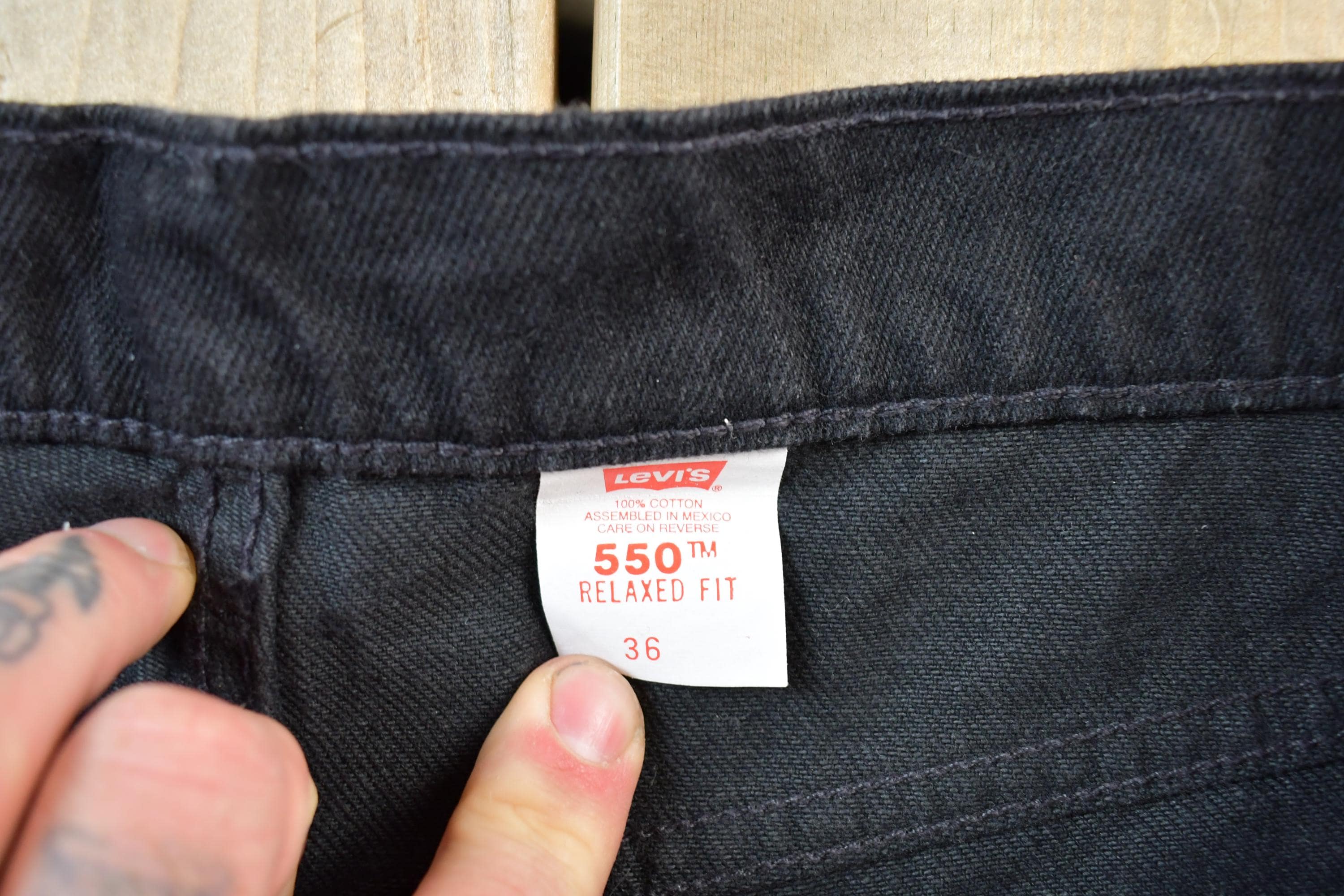 Vintage 1990s Levi Strauss Orange Tab 550 Denim Jean Shorts Size 36 x 8