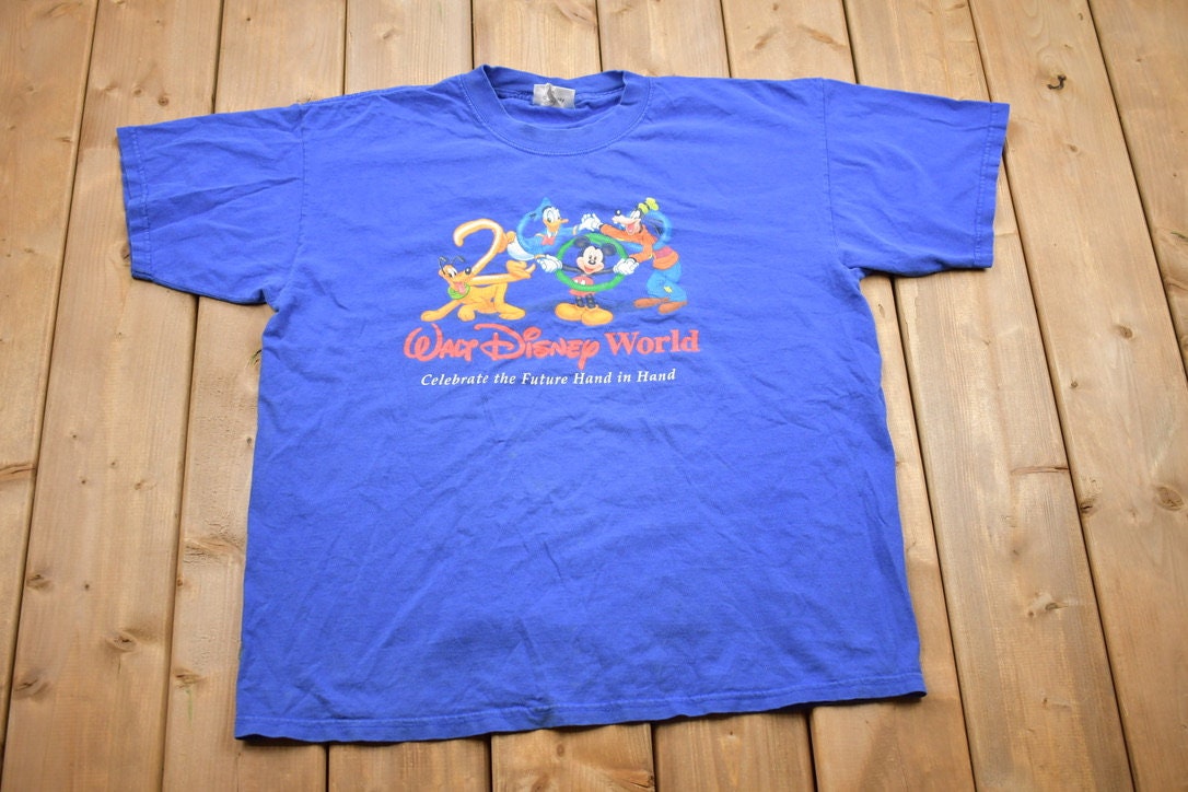 Vintage 2000s Walt Disney World Heavy Weight T-Shirt