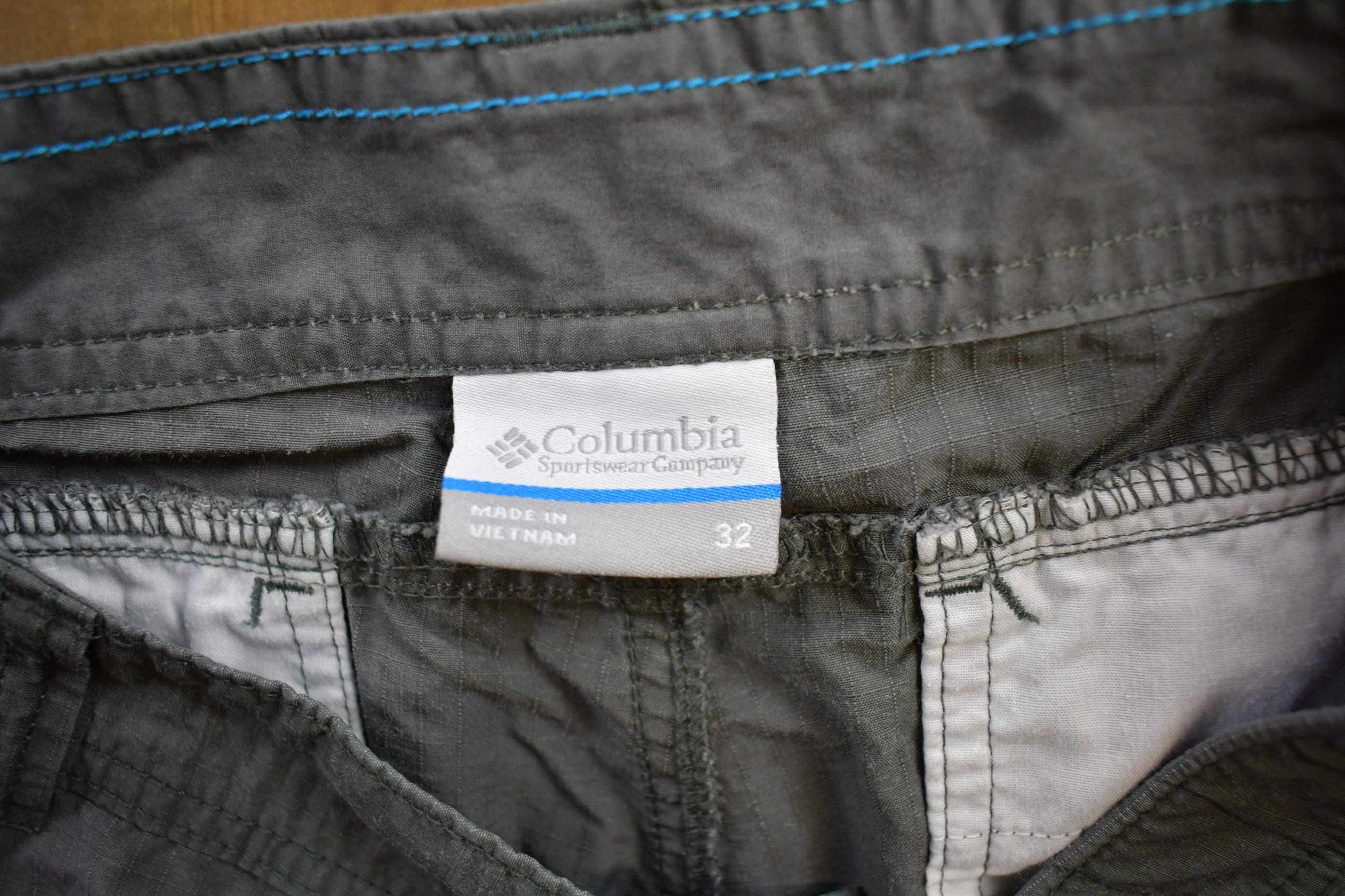 Vintage 1990s Columbia Canvas Shorts Size 32x8
