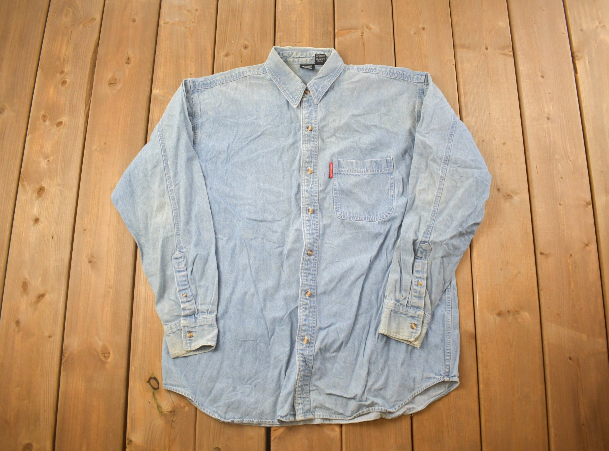 Vintage 1990s Looney Tunes Button Up Shirt