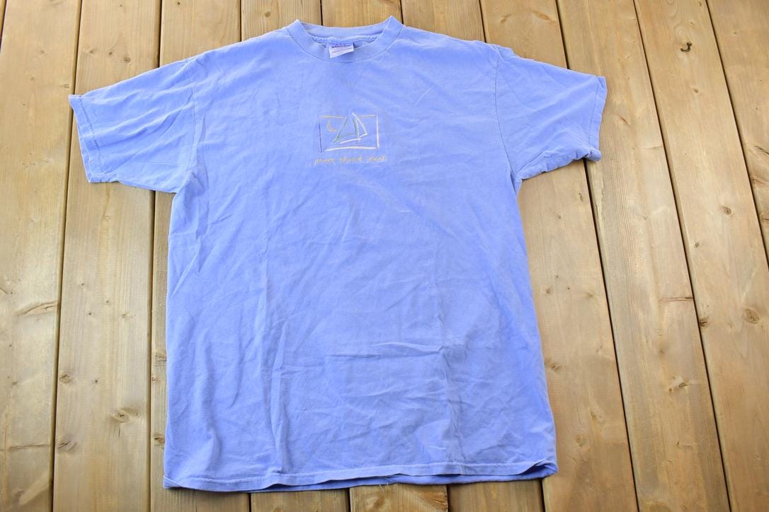 Vintage 1990s Prince Edward Island Souvenir Sailboat Theme T-Shirt