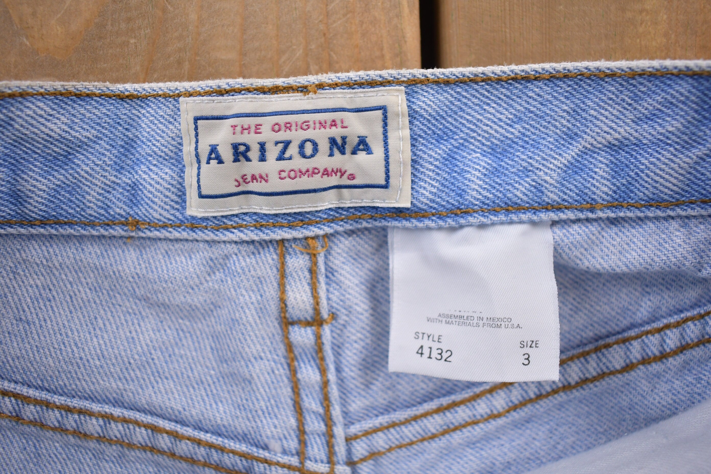 Vintage 1990s Arizona Blue Light Wash Jean Shorts 24 x 9