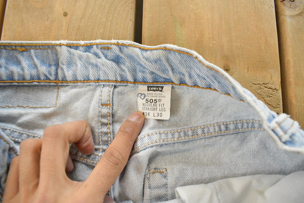 Vintage 1990s Levi's 505 Regular Straight Fit Distressed Denim Jeans Men's 32 x 31