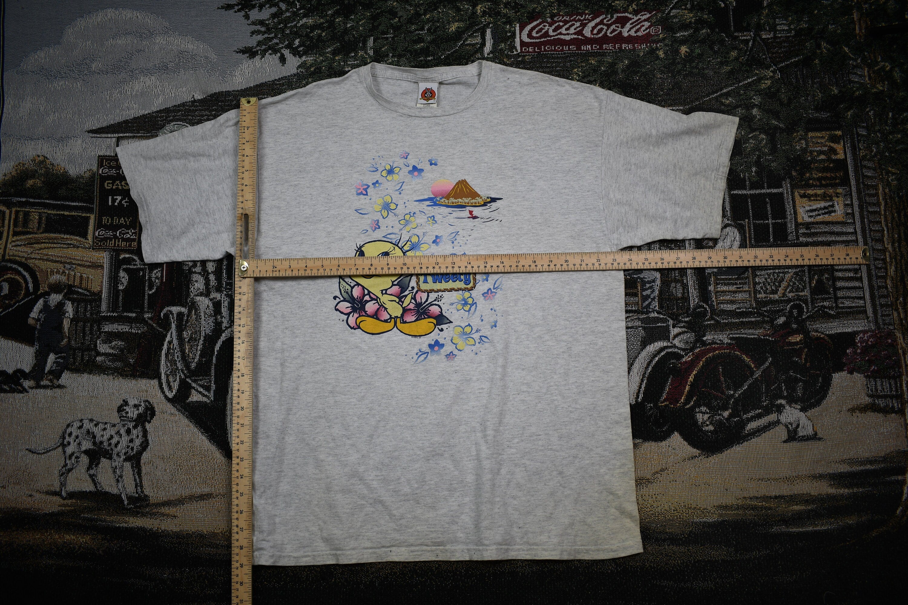 Vintage 1990s Looney Tunes Tweety Bird Graphic T Shirt