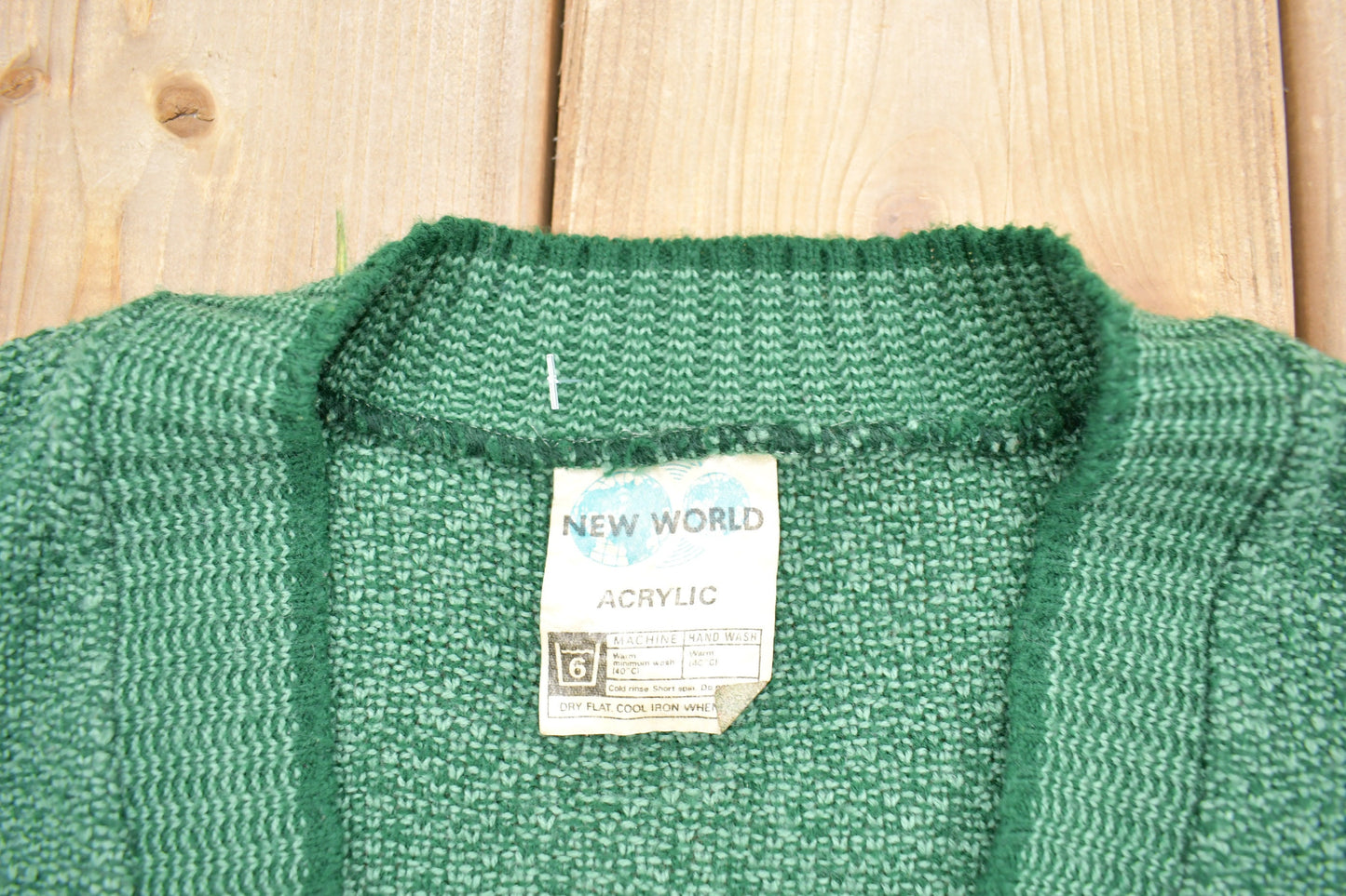 Vintage 1970s New World Acrylic Cardigan Sweater / Vintage Cardigan / Button Up / Green Cardigan