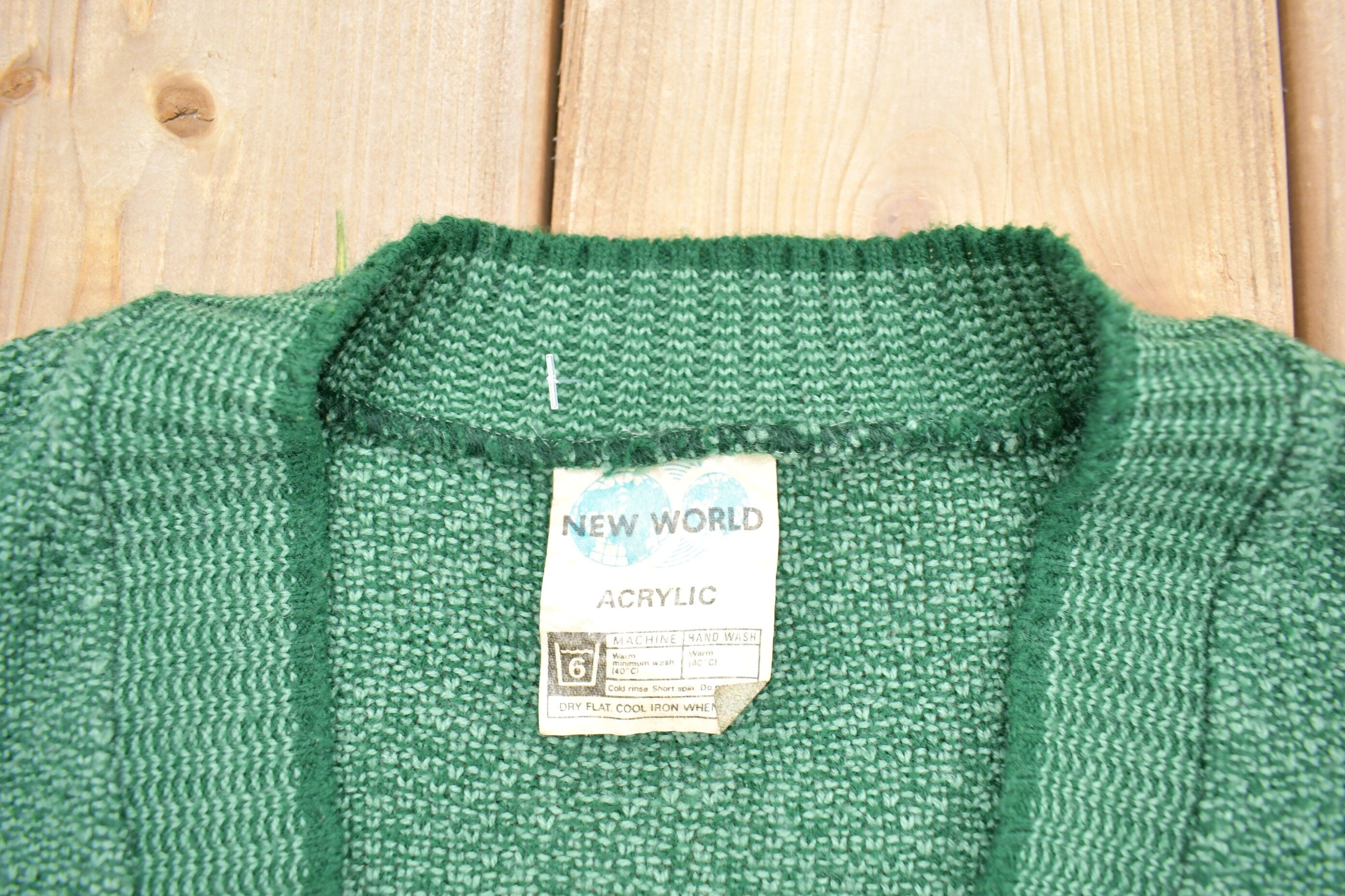 Vintage 1970s New World Acrylic Cardigan Sweater