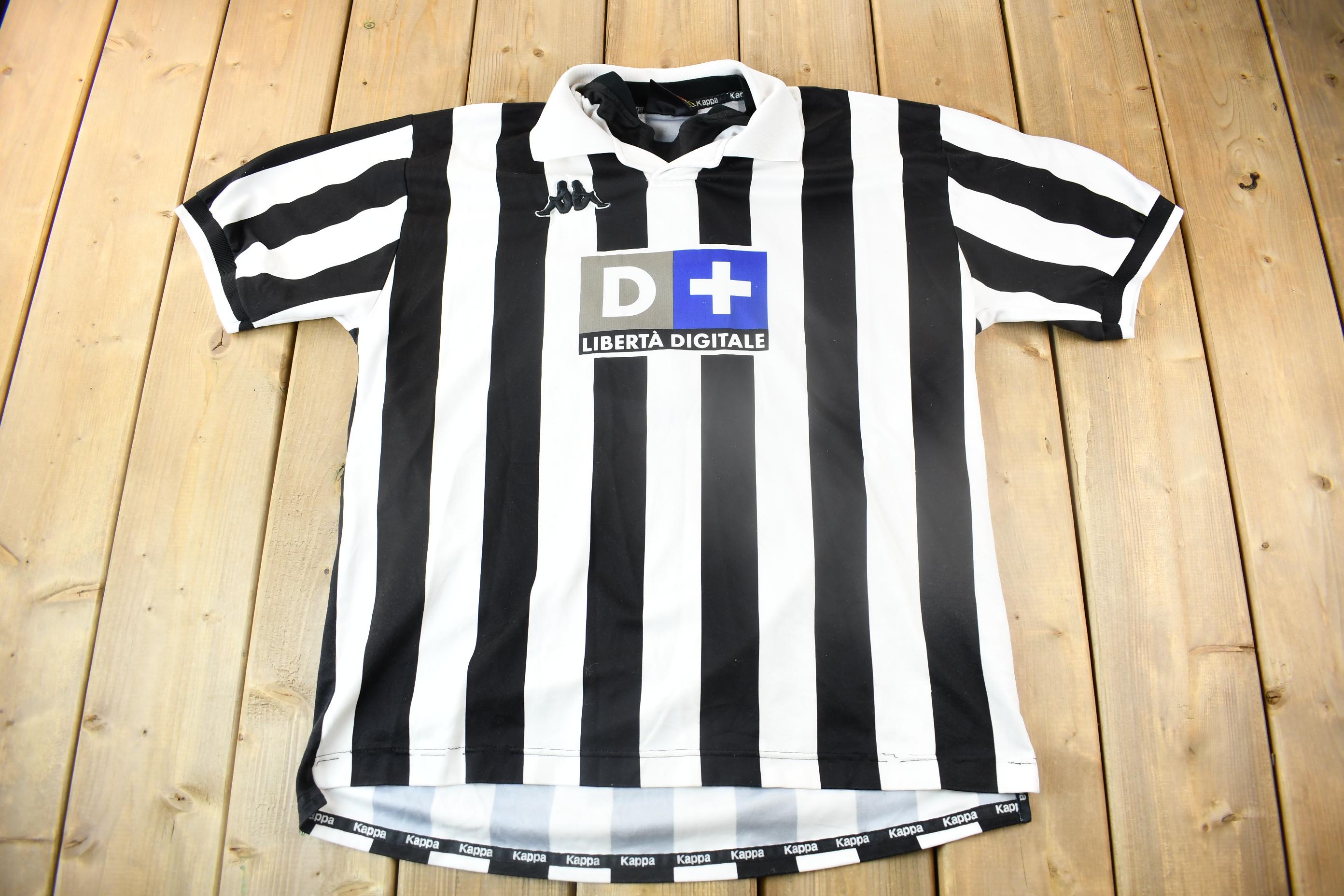Vintage 1999 Kappa Juventus Home Soccer Jersey