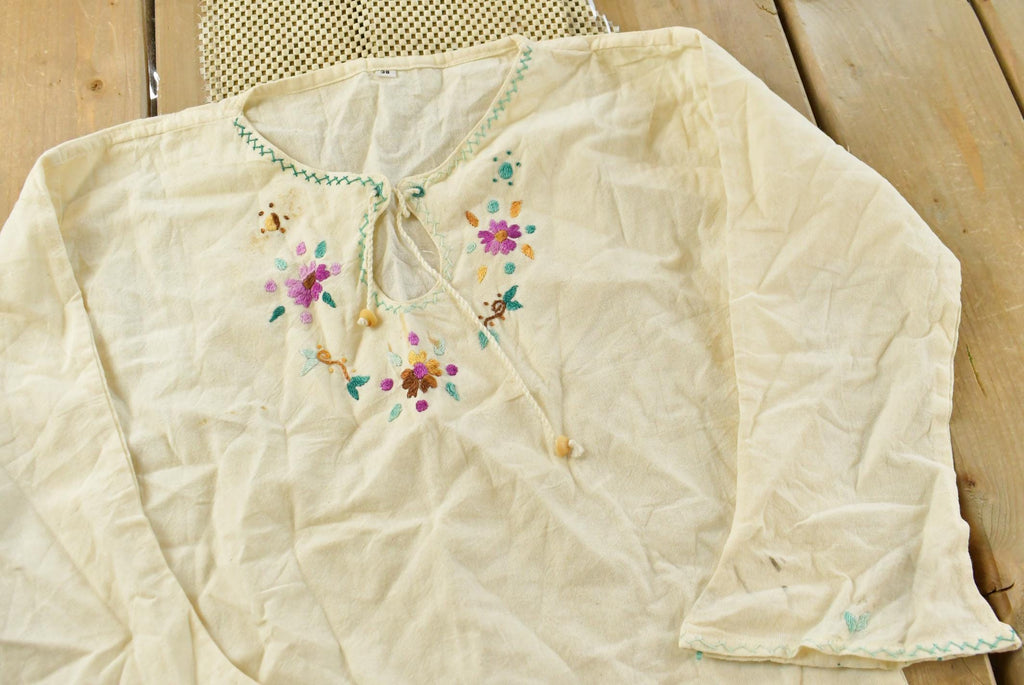 Vintage 1960s Floral Embroidered Peasant Blouse Shirt Womens