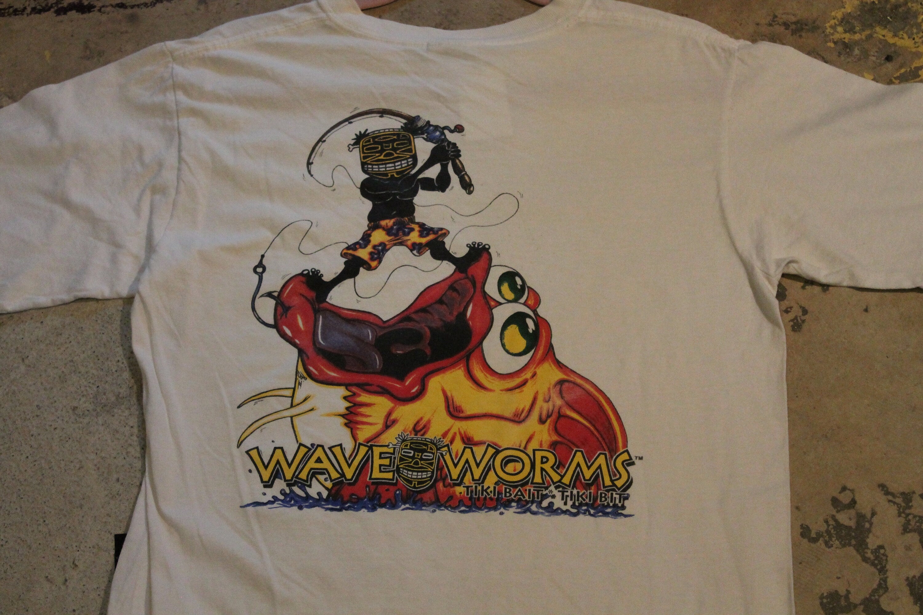 Vintage 1990s Wave Worms Tiki Bait T-Shirt