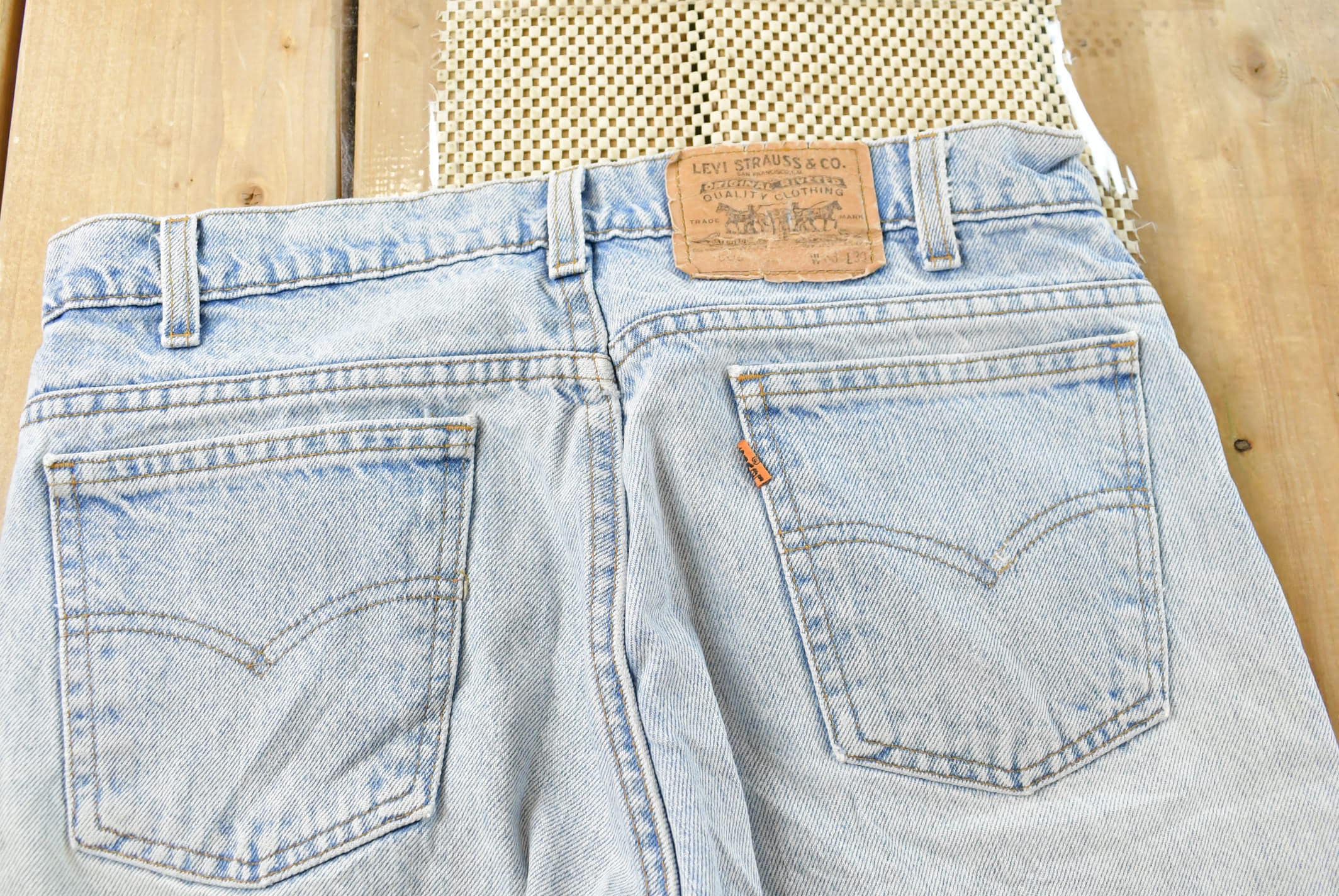 Vintage 1990s Levi's 505 Orange Tab Denim Blue Jeans Size 31 x 29 Made In USA