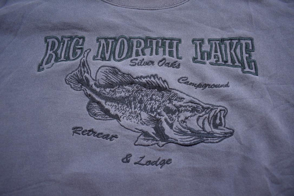 Vintage 1990s Big North Silver Oaks Lake Embroidered Souvenir Travel Crewneck Sweatshirt