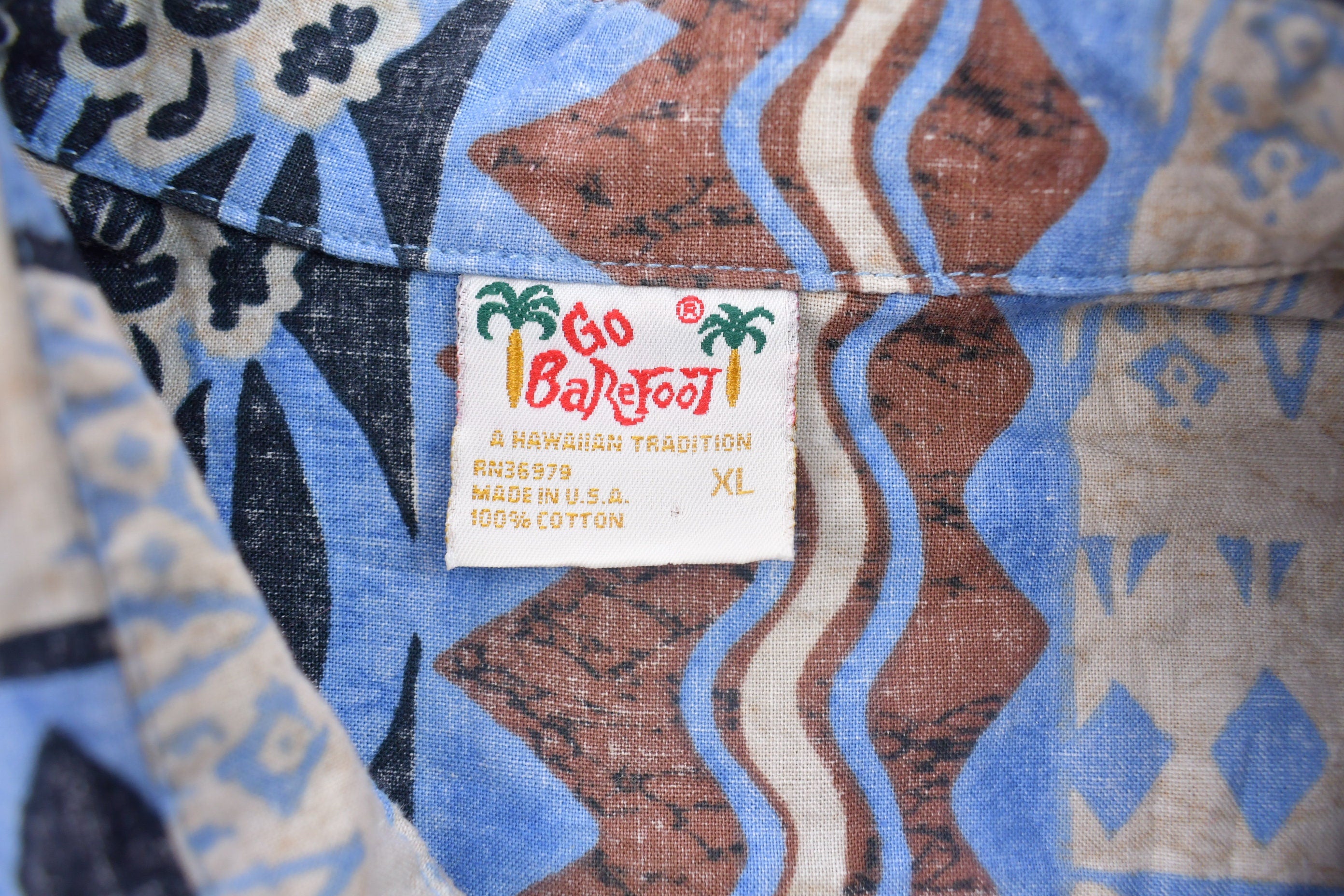 Vintage 1980s Tropical Pattern Button Up Shirt