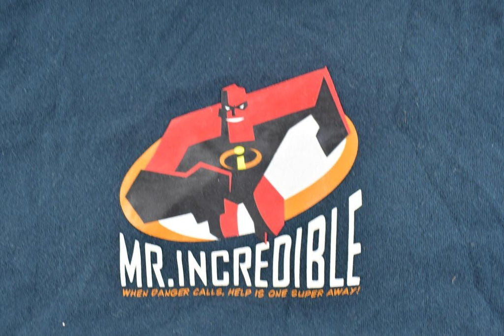 Vintage 2004 Disney Incredibles Movie Mr Incredible Graphic T-Shirt