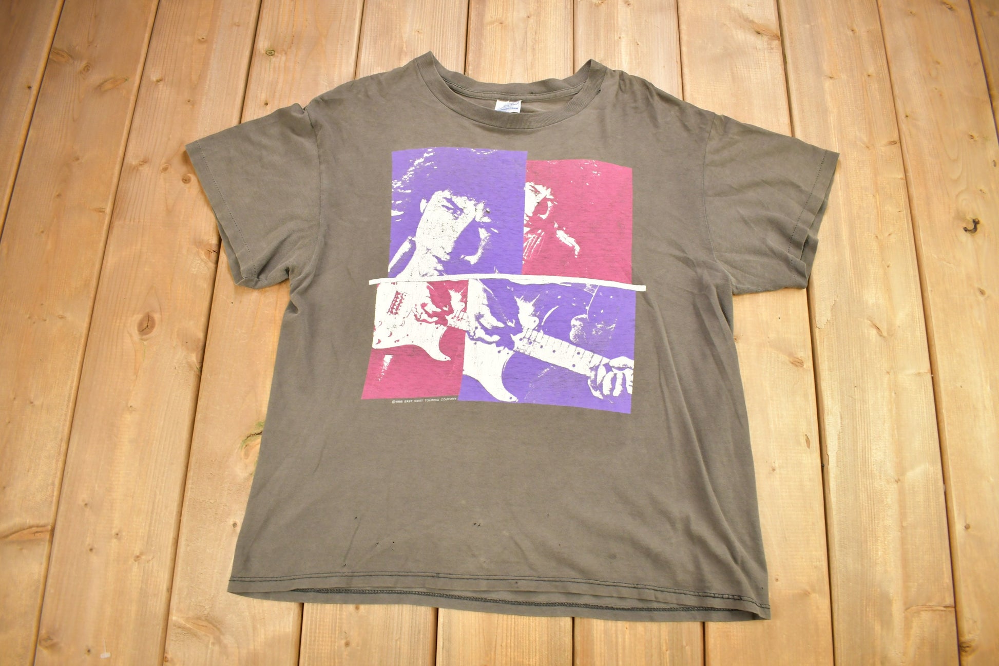 Vintage 1988 Bob Dylan Tour Graphic T-Shirt Band Tee / Single Stitch / Made in USA / 90s T-shirt / Premium Vintage
