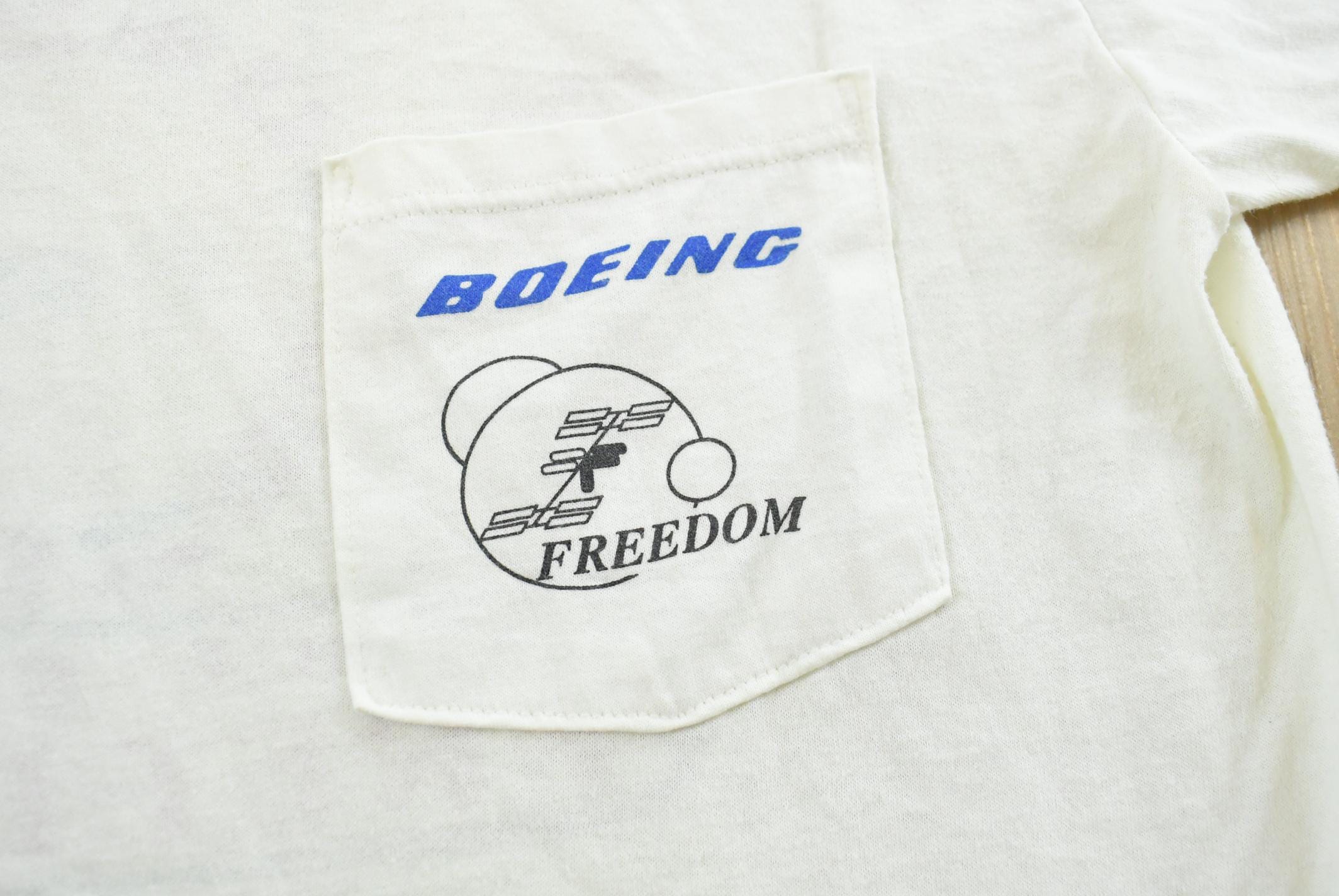 Vintage 1990s Boeing Nasa Space Station Graphic T Shirt Mens L