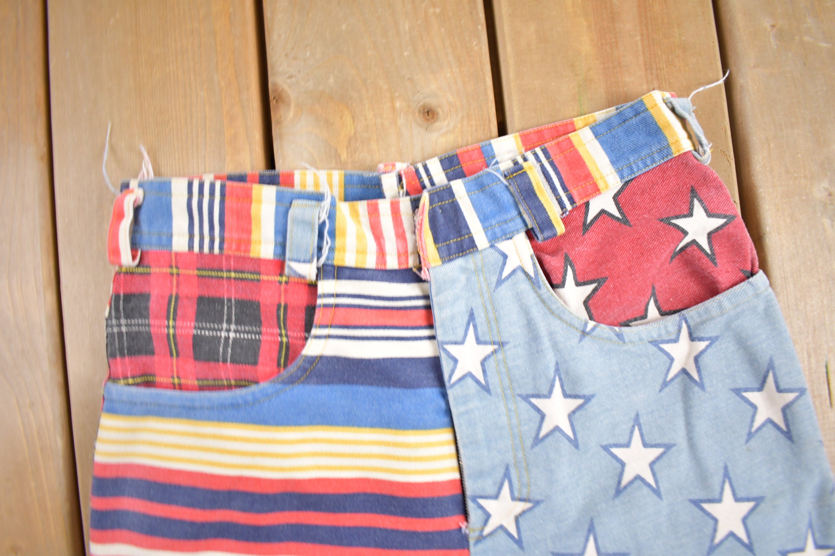 Vintage 1970s American Theme Patchwork Pants Size 28 x 25