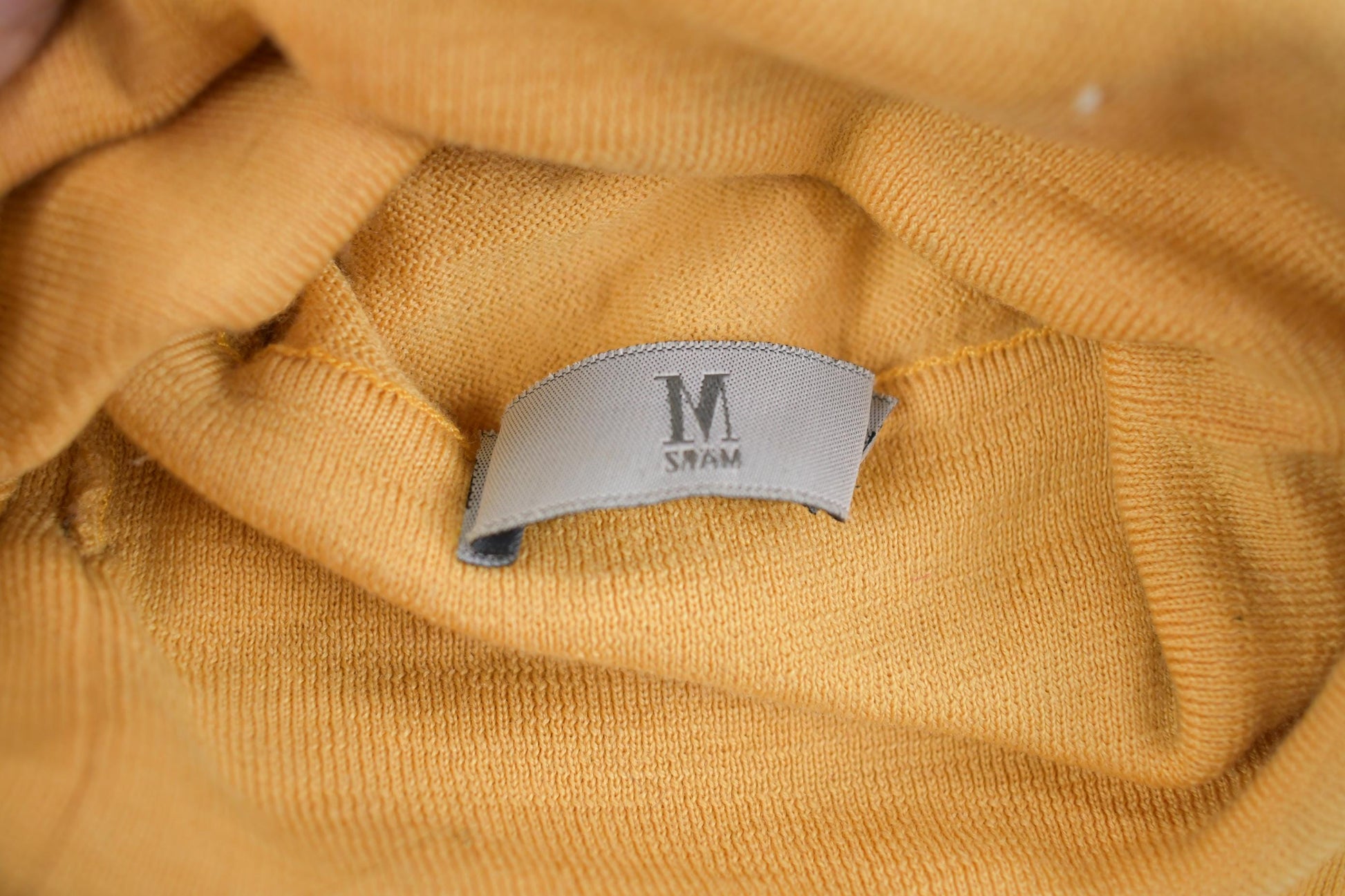 Vintage 1970s Turtle Neck Sweater