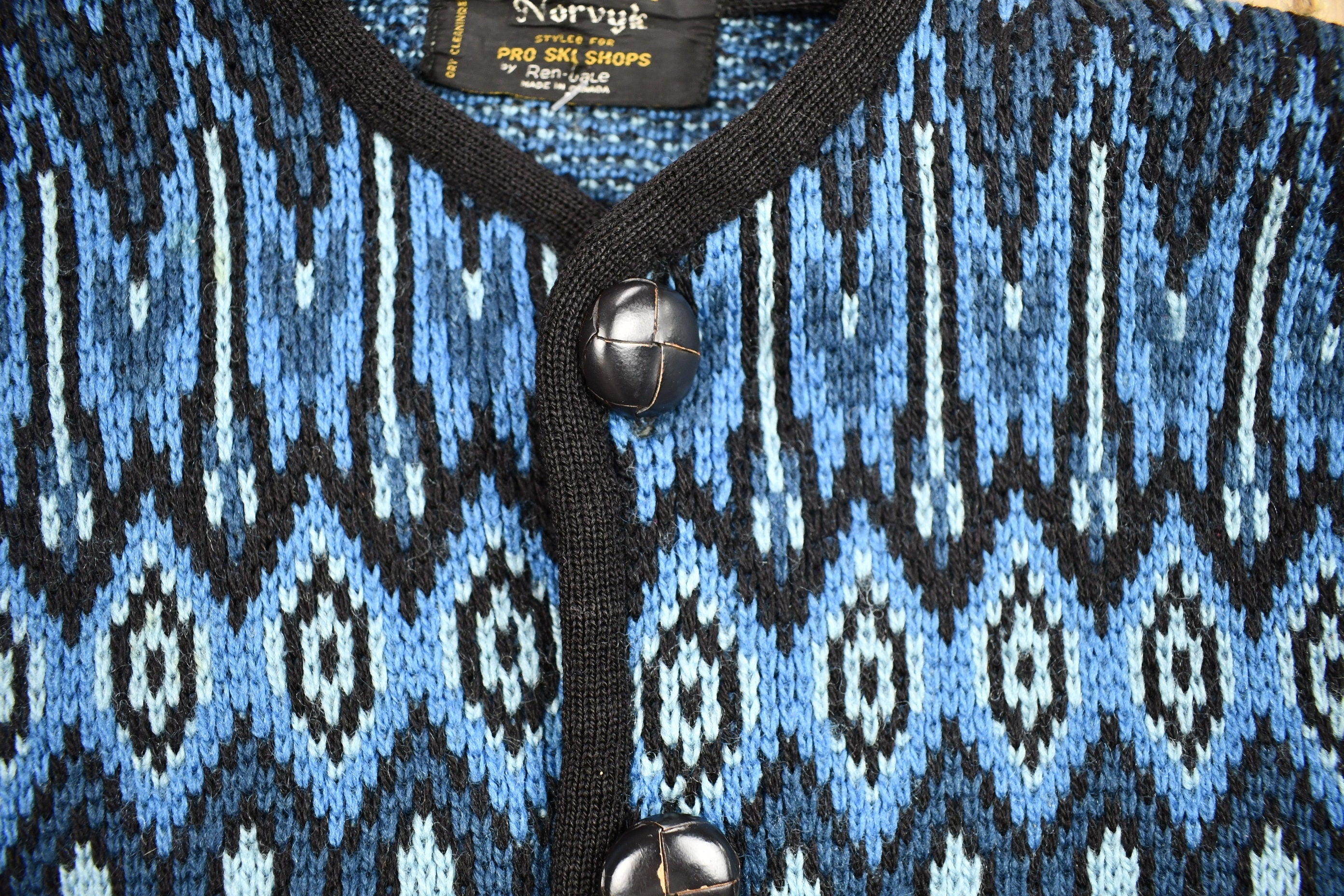 Vintage 1980s Norvyk Pure Wool Cardigan Sweater Diamond Pattern