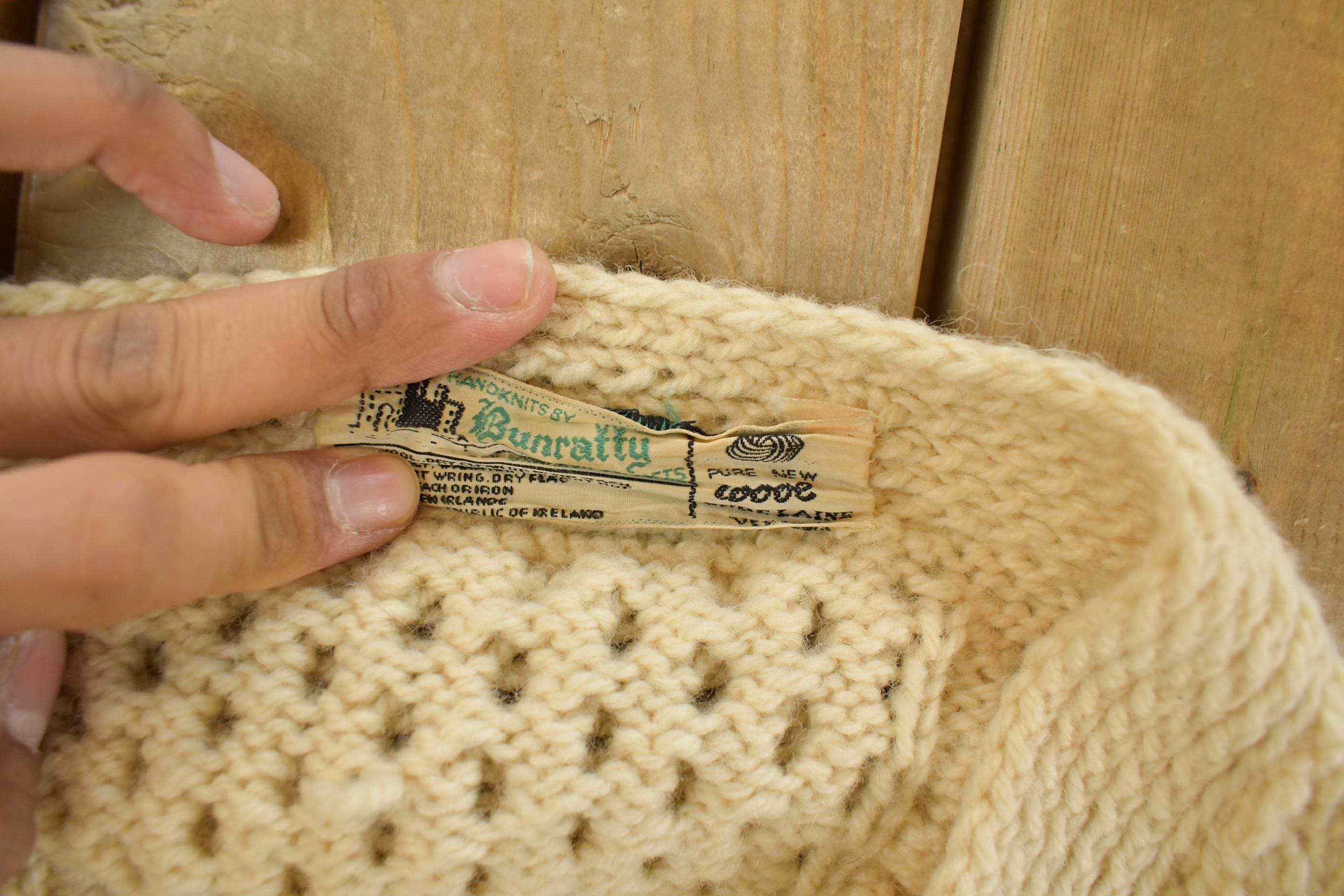 Vintage 1980s Bunratty Hand Knit Wool 3D Cable Knit Cardigan Sweater Men's Large
