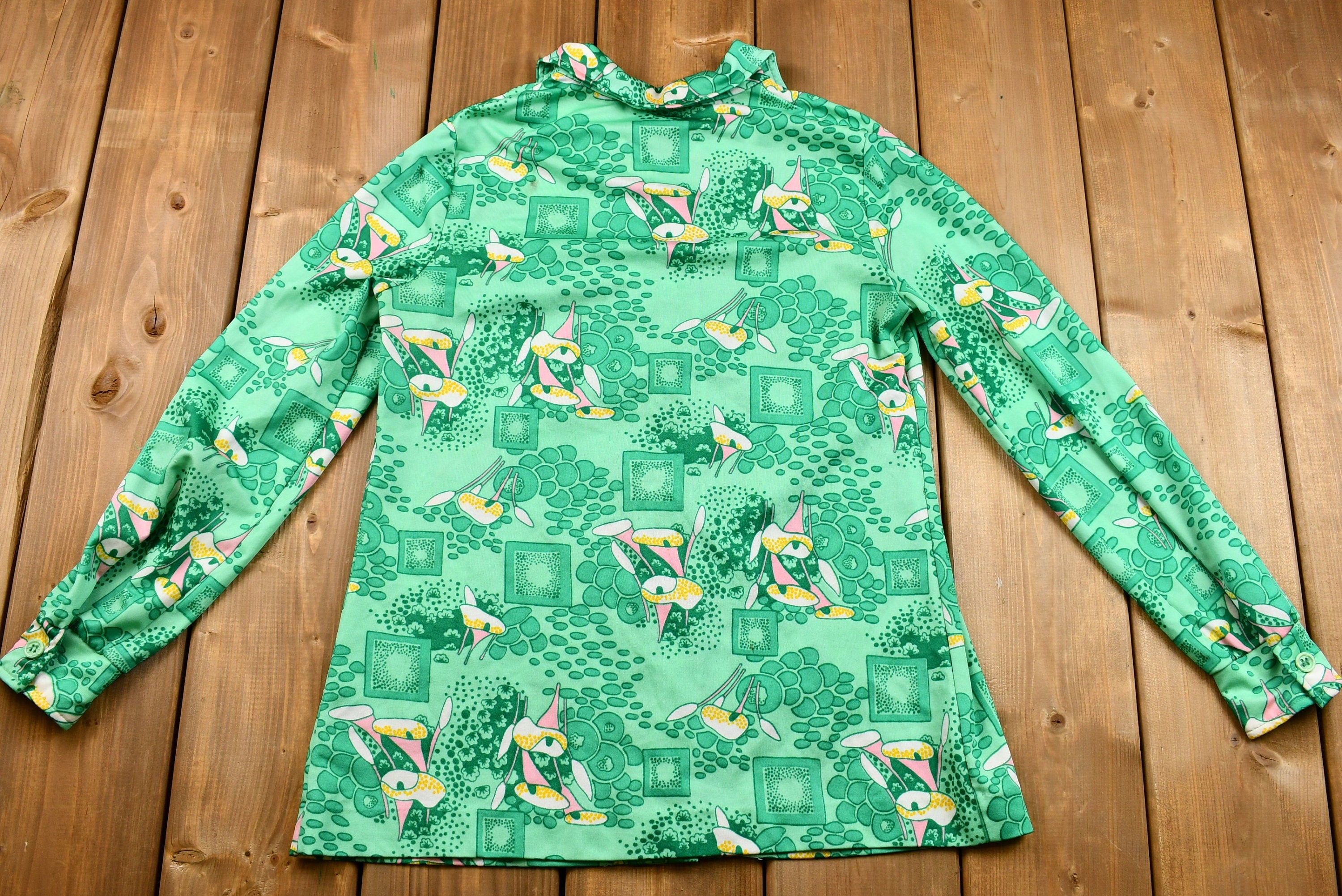 Vintage 1970s Abstract Button Up Polyester Blouse  True Vintage  Dagger Collar  Retro Style  1970s Fashion