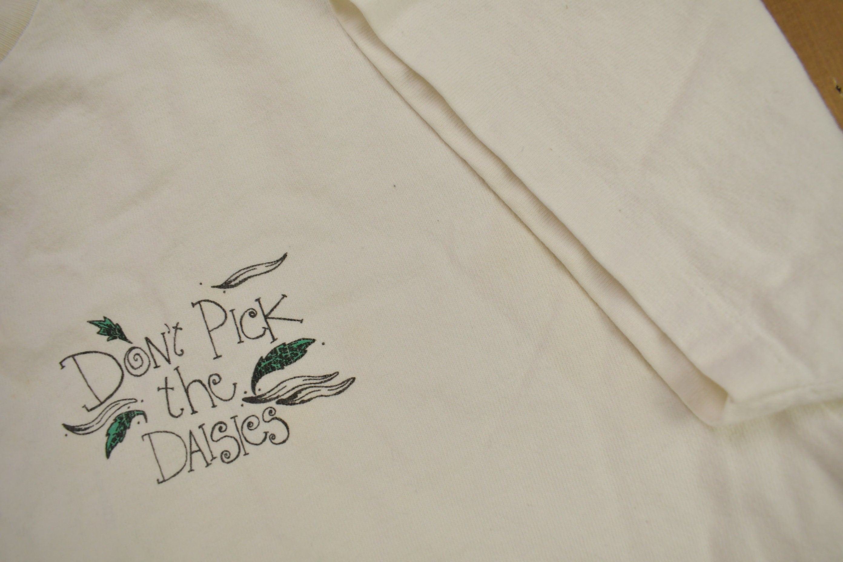 Vintage 1990s Don't Pick The Daisies Graphic T Shirt