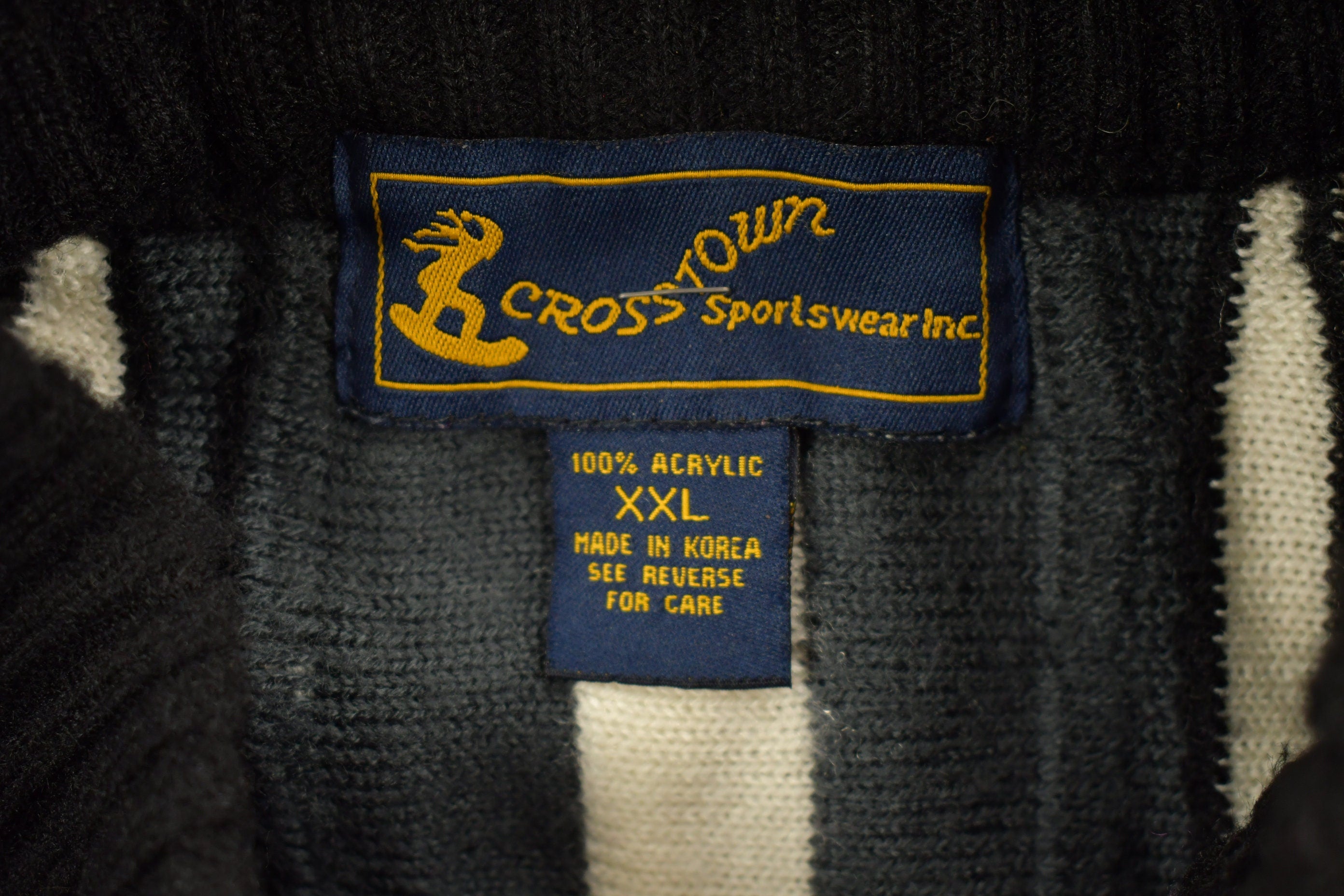 Vintage 1990s Croos Town Knitted Sweater