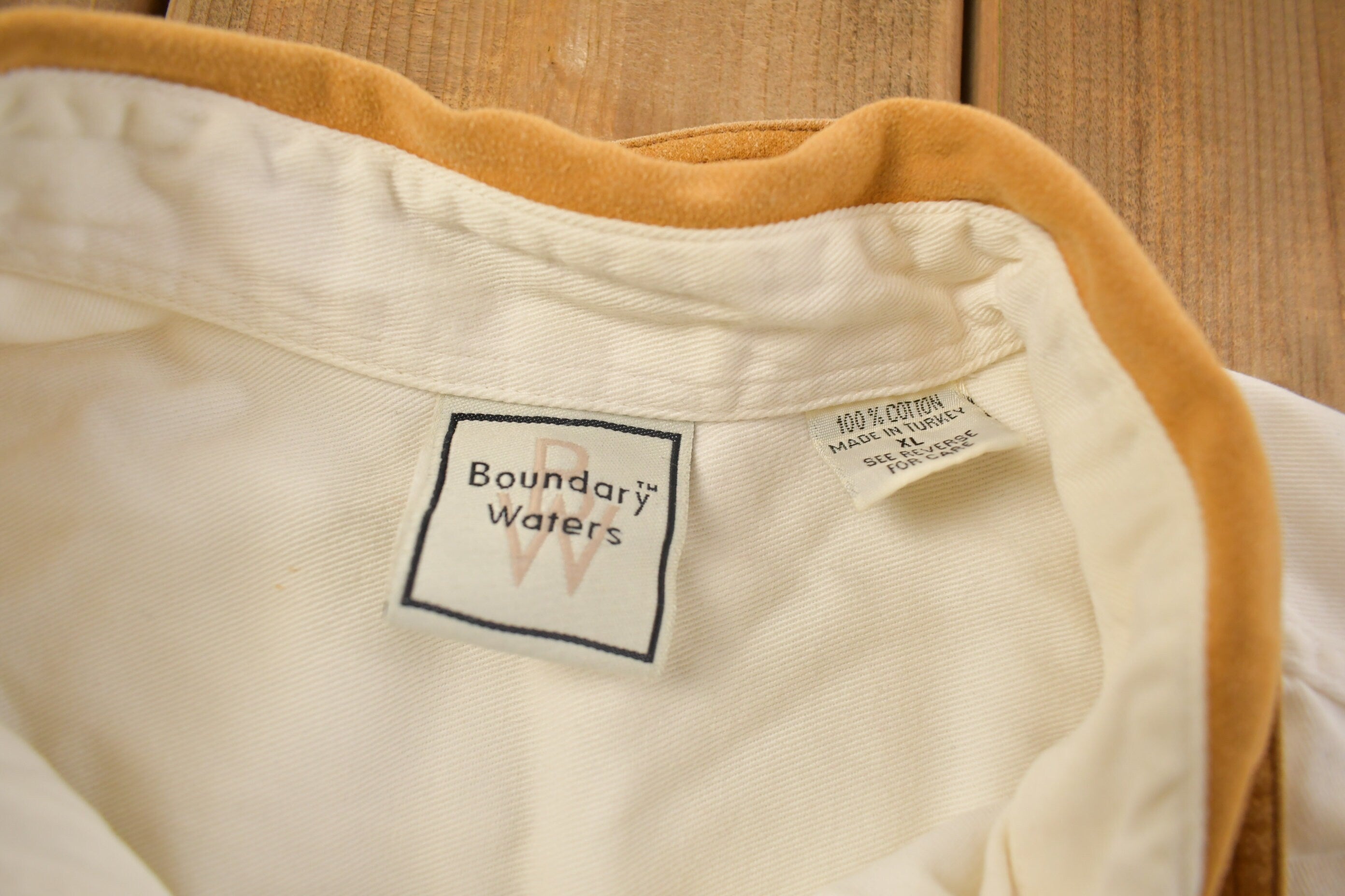 Vintage 1990s Boundary Waters Cute Farmer Button Up Shirt /