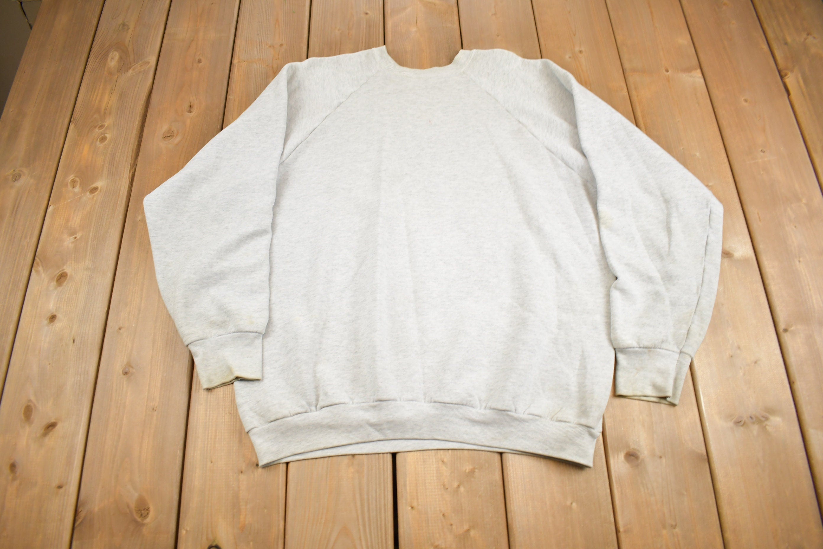 Vintage 1980s Mickey & Minnie Mouse Graphic Raglan Sweatshirt New York City
