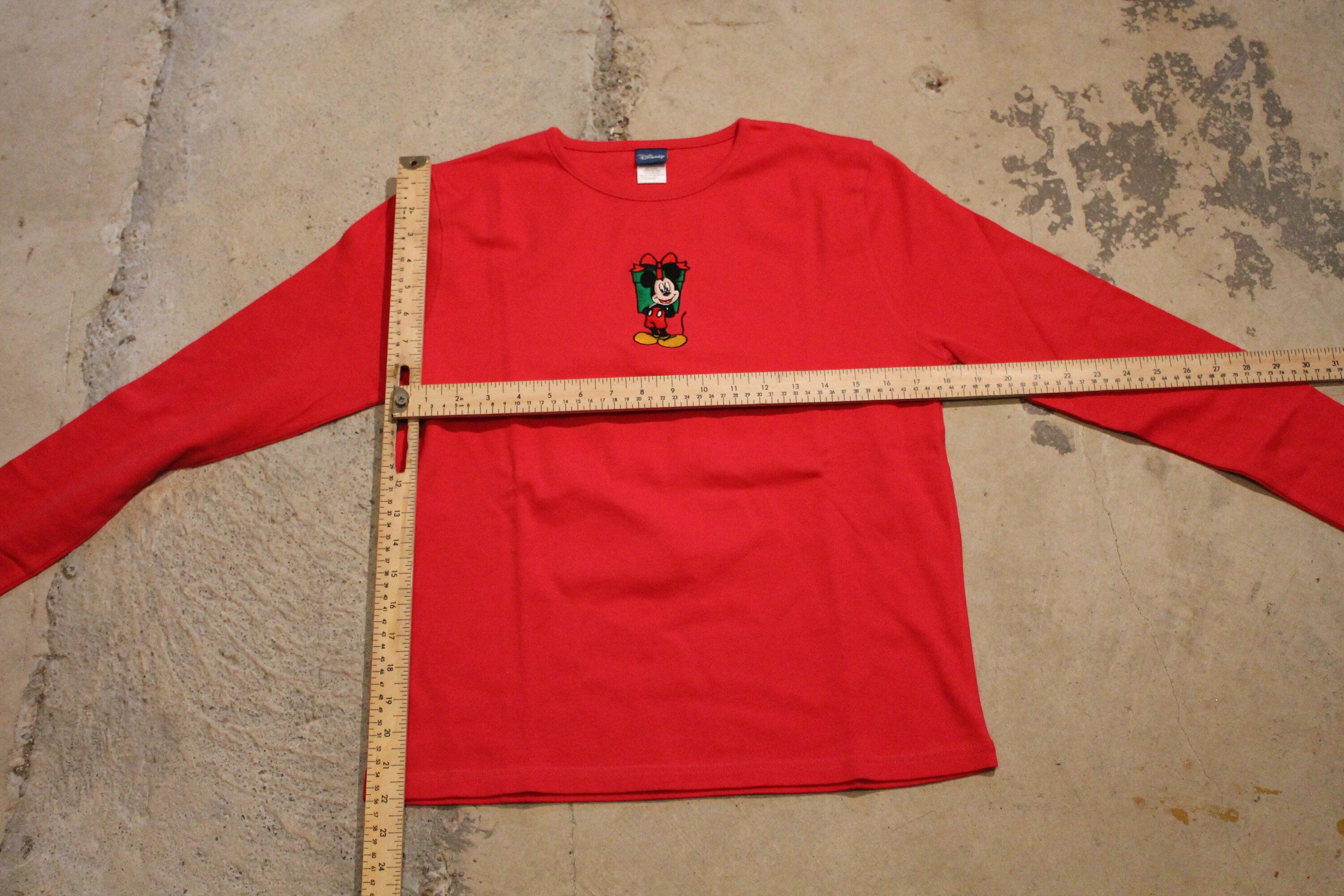 Vintage 1990s Disney Embroidered Crewneck , Long Sleeve , Cartoon Animal Print , Mickey Mouse , Holiday Graphic , Embroidery  BS6