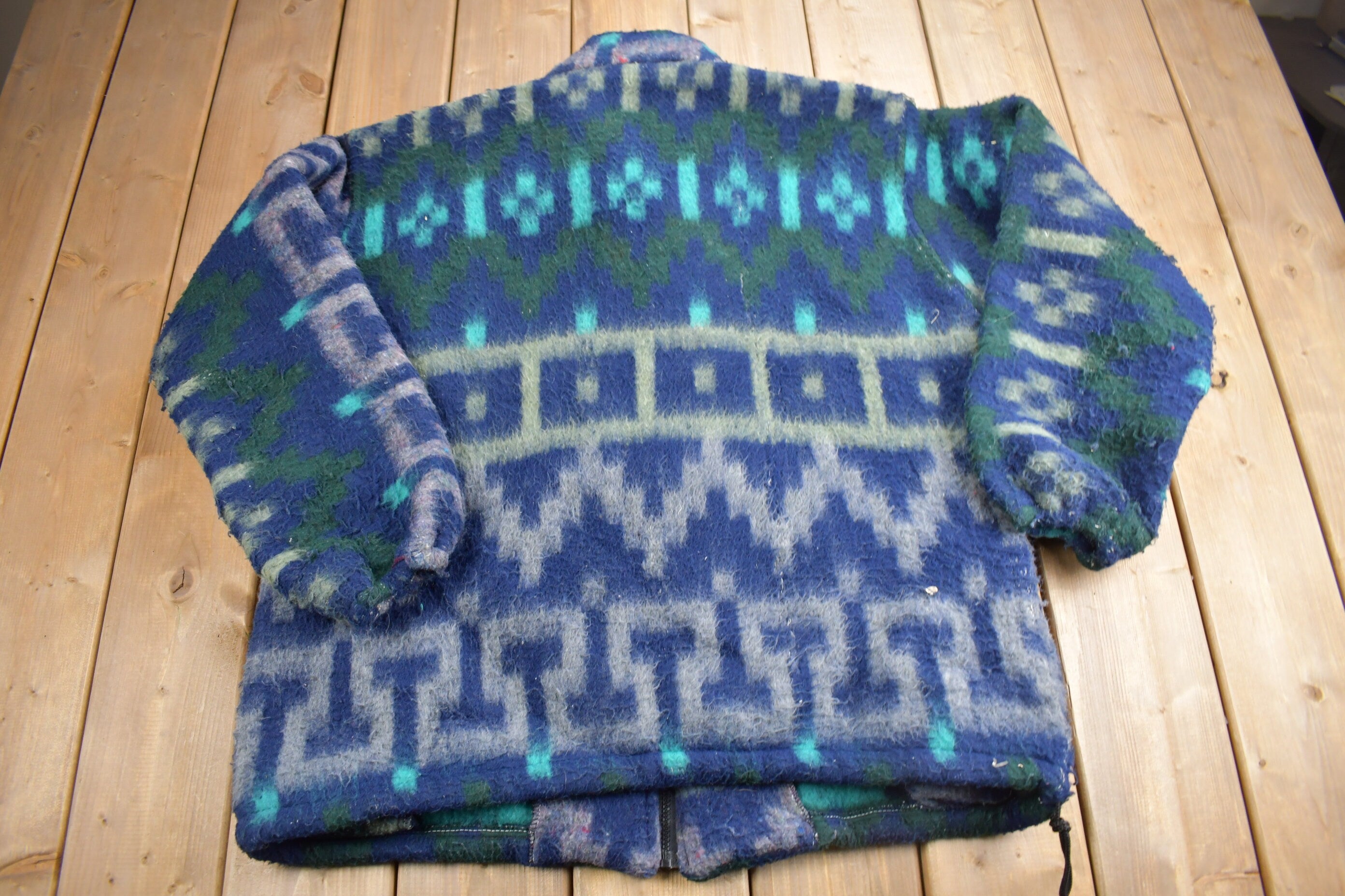 Vintage 1990s Aztec Pattern Heavy Fleece jacket