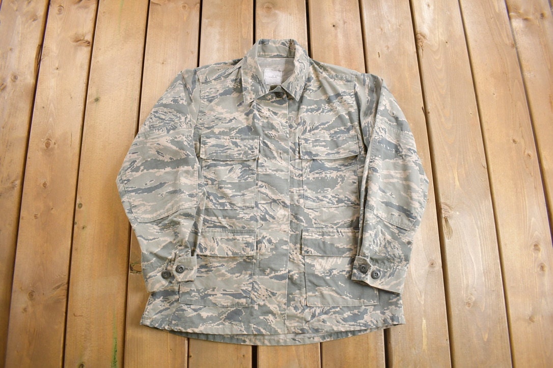 Vintage 2001 Army Gray Digital Camo Military Button Up Shirt