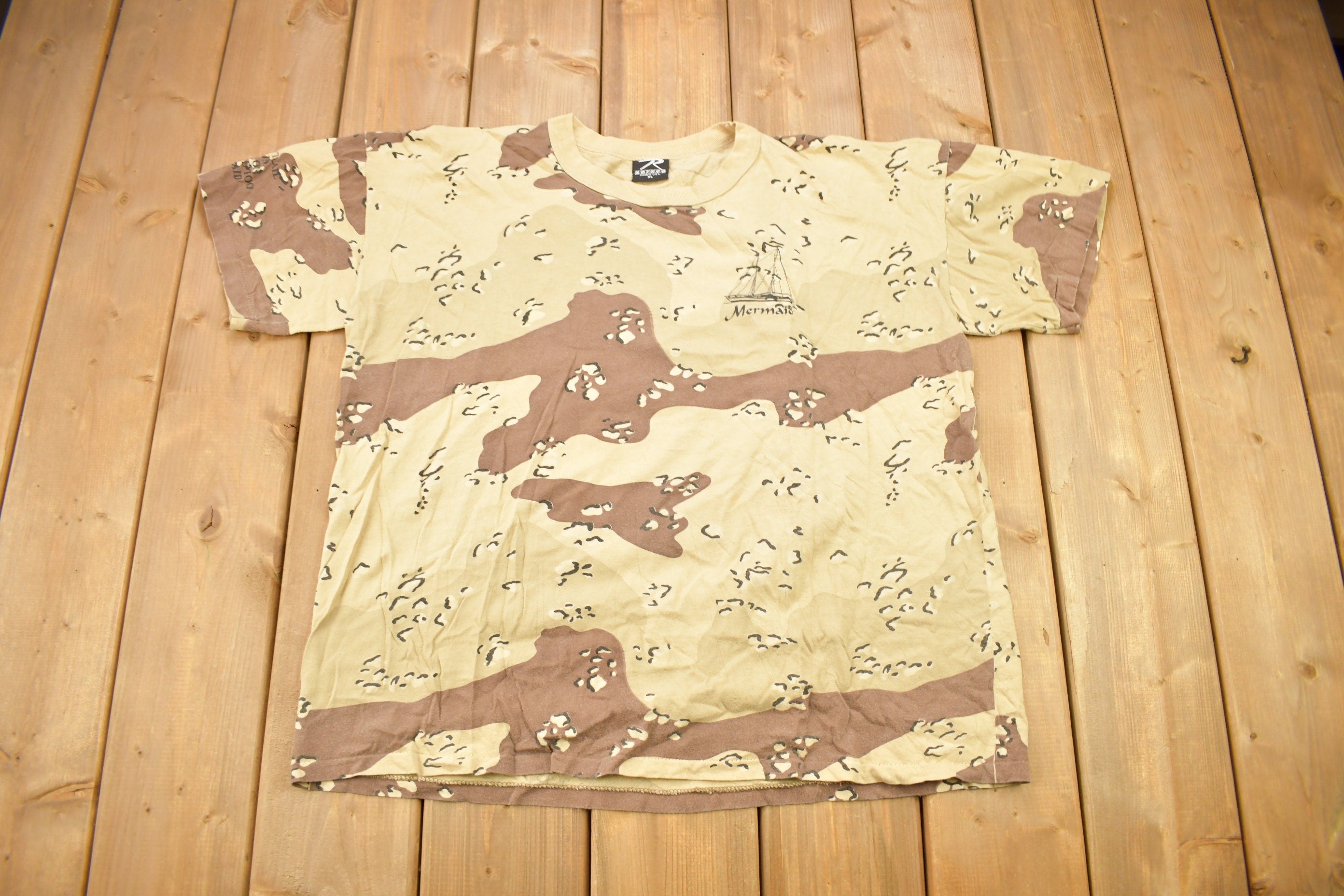 Vintage 1990s Mermais Red Sea Rumble Desert Camo Graphic T Shirt