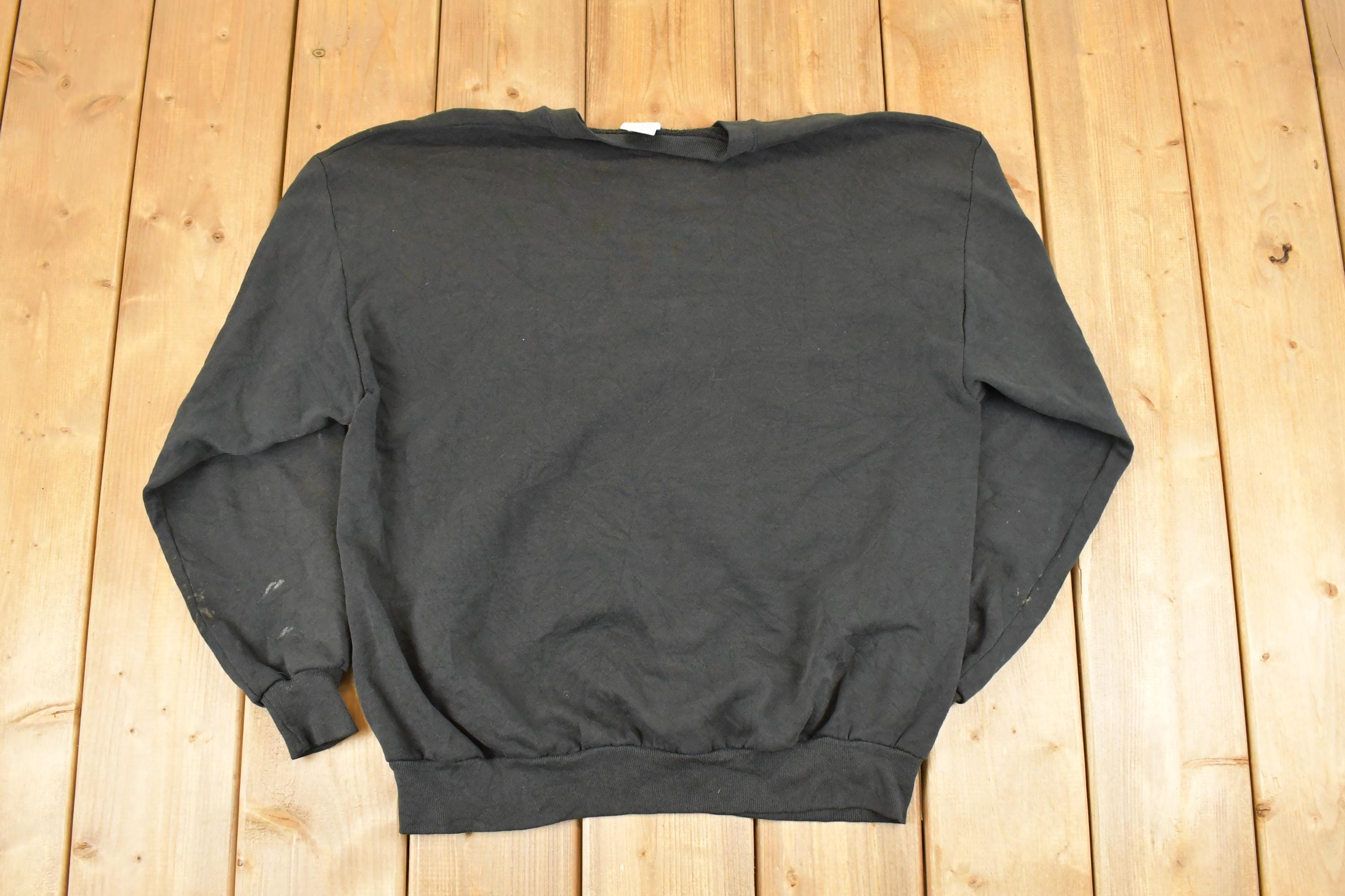 Vintage 1990s Hidden Wolves Outdoorsman Graphic Print Crewneck Sweatshirt Men's L