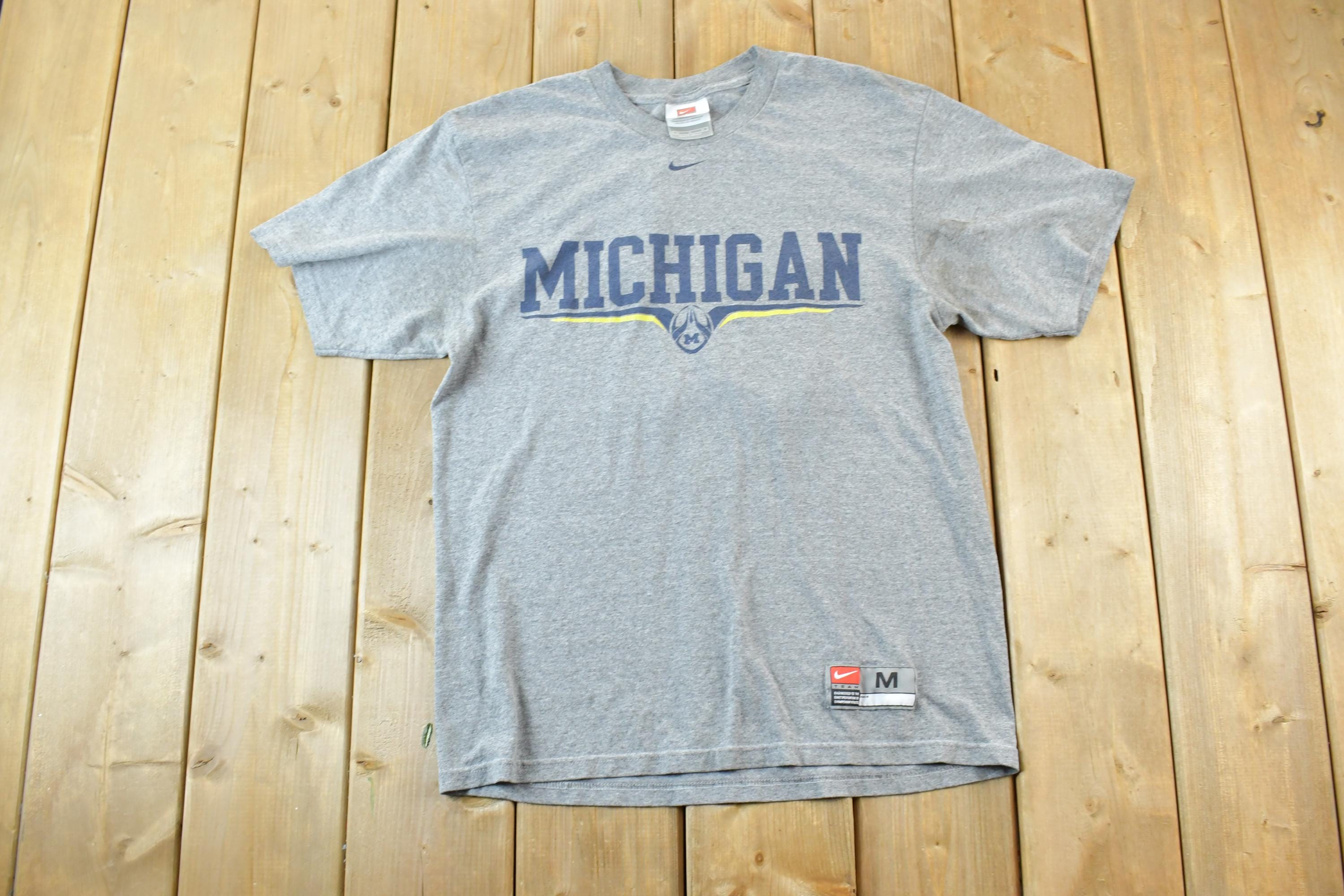 Vintage 1990s Team Nike Michigan Graphic T-Shirt