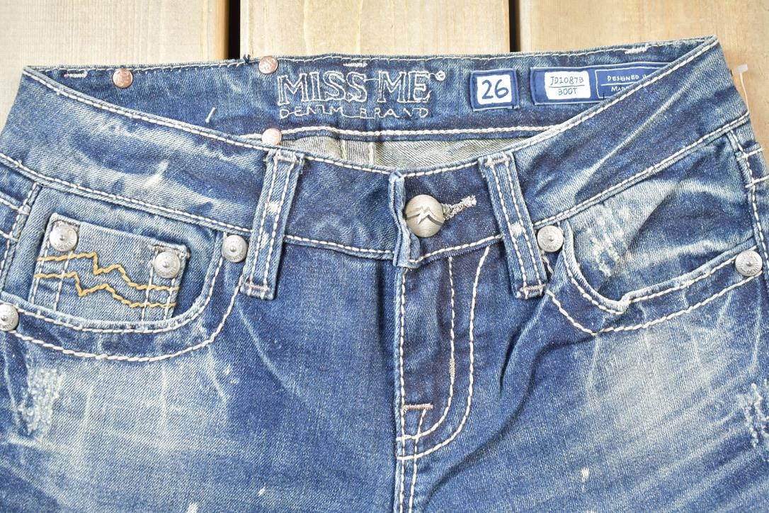 Vintage Y2K Miss Me Bedazzled Low Rise Jeans Size 26x32