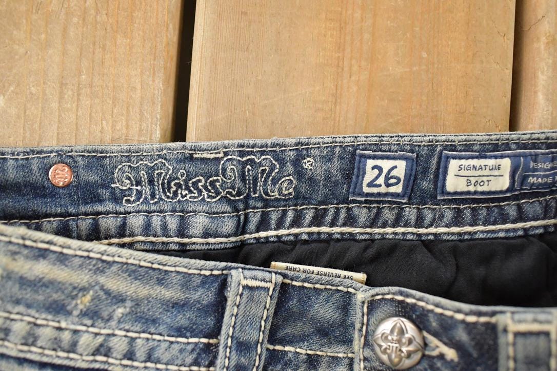 Vintage Deadstock Y2K Miss Me Bedazzled Low Rise Jeans Women's Size 26x31