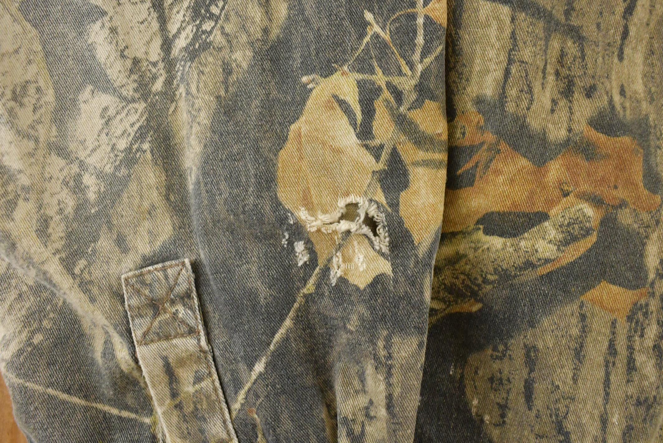 Vintage 1990s Mossy Oak Apparel Tree Camo Cloth Button Up Shirt Men's L / Vintage Button Up / Hunting / Outdoors