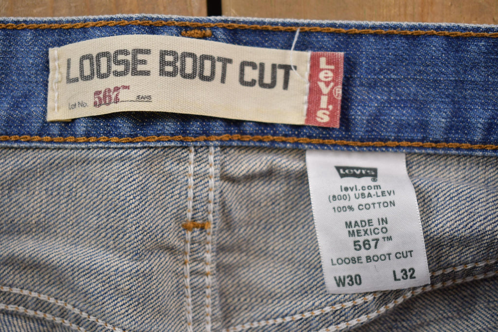 Vintage 1990s Levi's 567 Red Tab Jeans Size 31 x 31