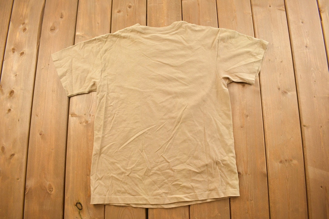 Vintage 1990s Cute Family Quilt Themed Graphic T Shirt