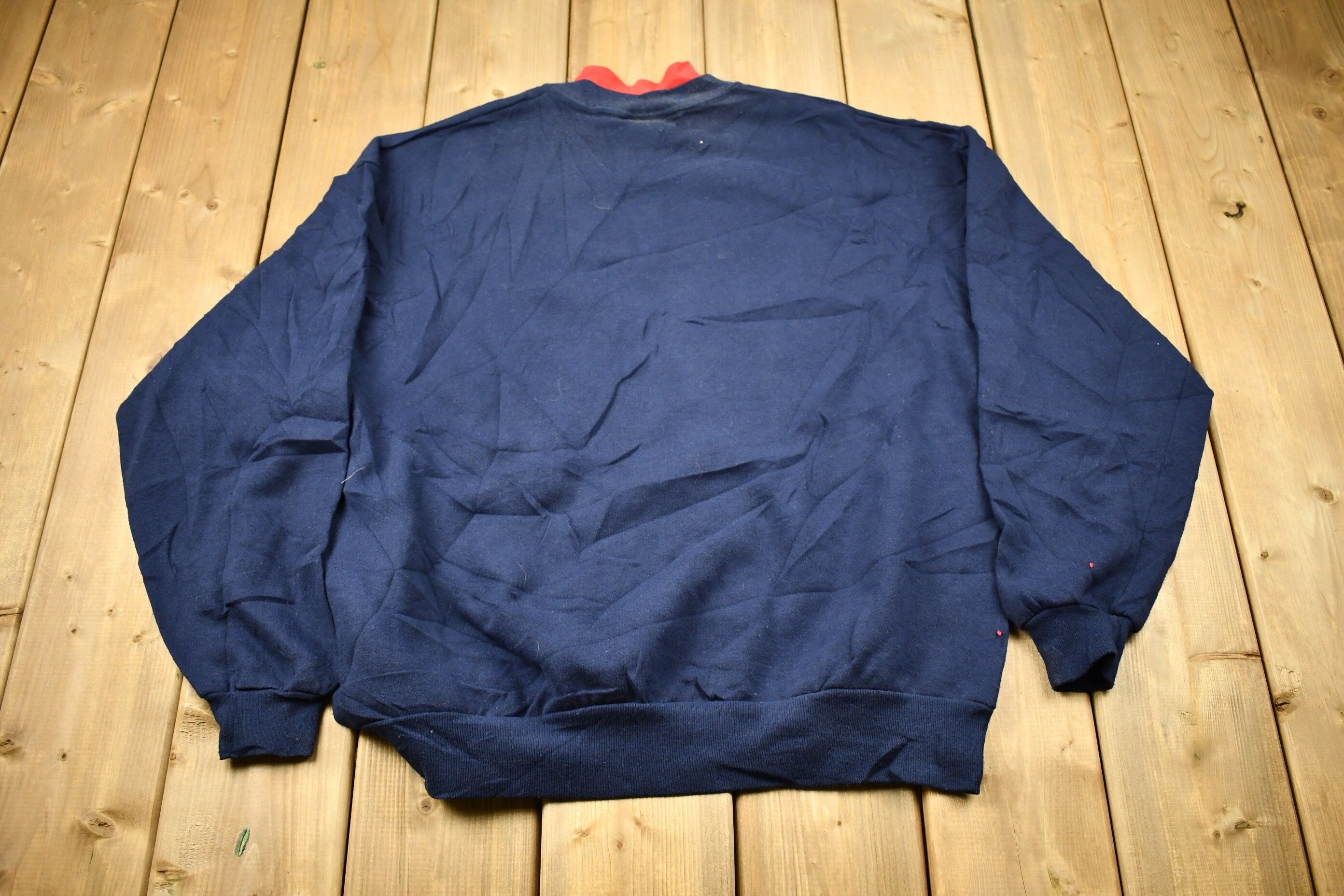 Vintage 1990s Cardinal Bird Winter Theme Graphic Cute Crewneck