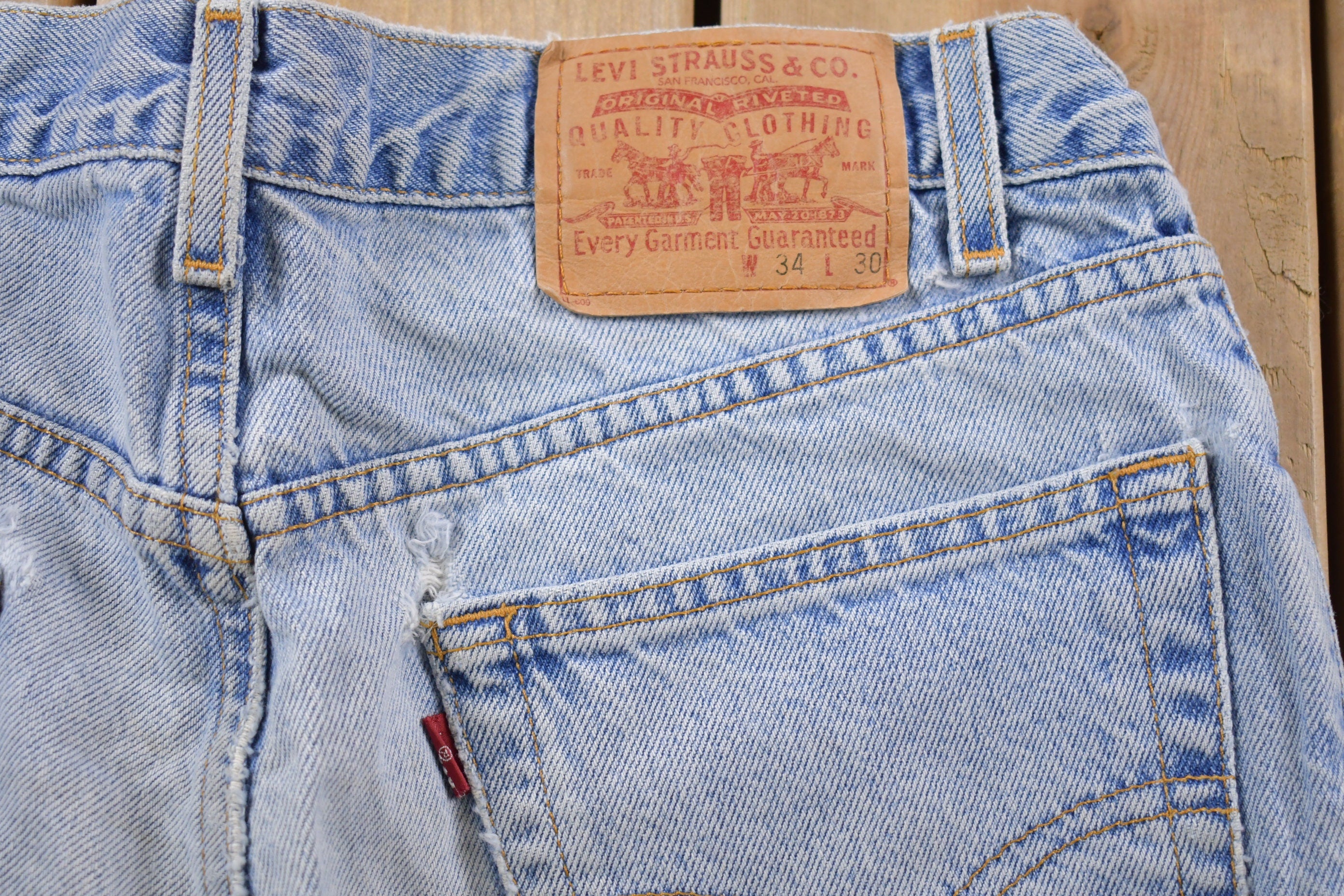 Vintage 1990s Levi's Red Tab Relaxed Fit Denim Jeans Size 31 x 29