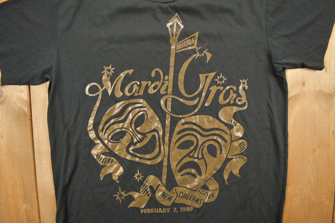 Vintage 1989 Mardi Gras Masquerade Mask Graphic T Shirt