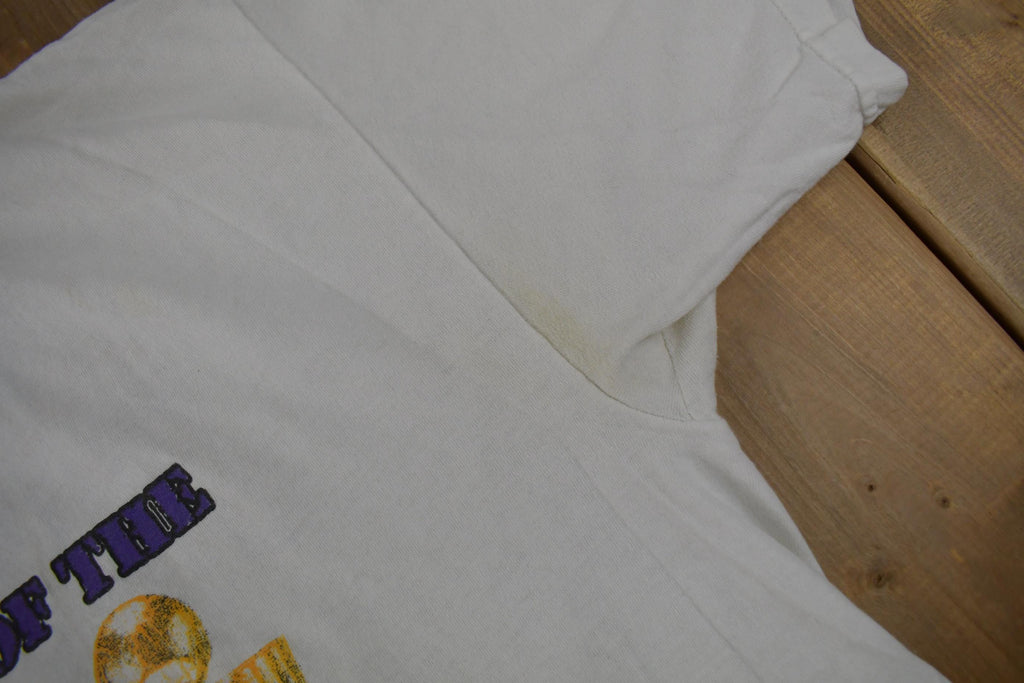 Vintage 2002 Los Angeles Lakers NBA 3 Peat Champs Graphic T-Shirt