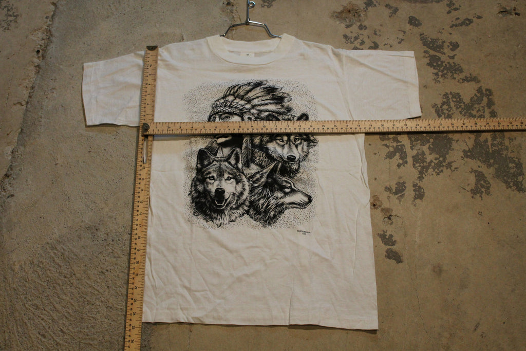 Vintage 1990s Native American Wolf Graphic T Shirt