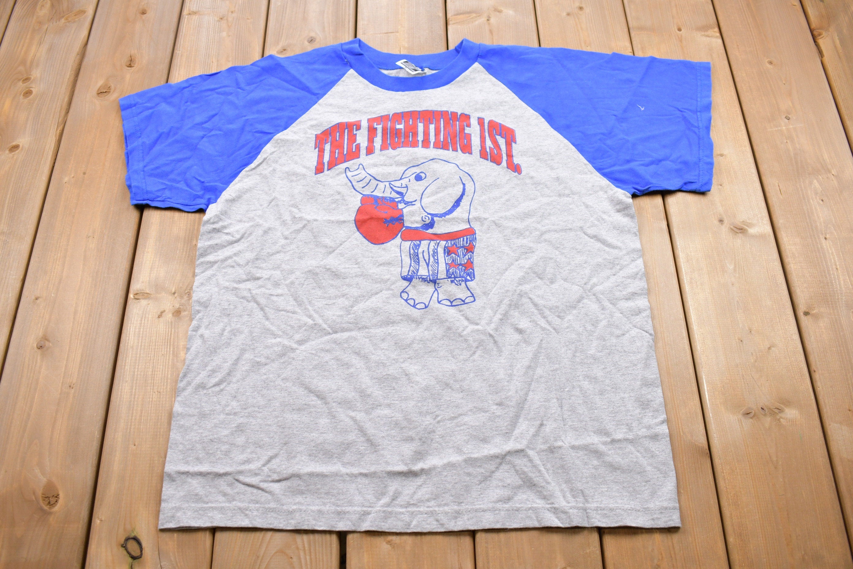 Vintage 1990s The Fighting 1st Elephant Graphic T-Shirt
