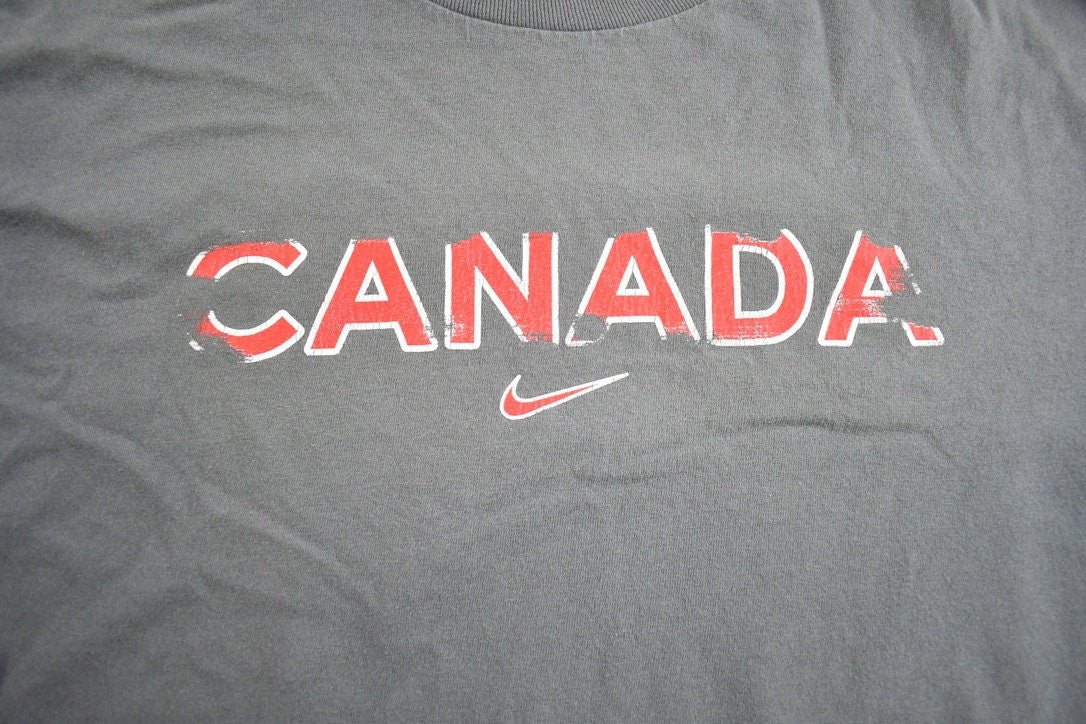 Vintage 2000s Nike Canada Graphic T-Shirt