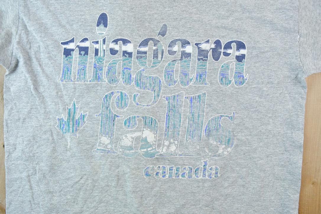 Vintage 1990s Niagara Falls Souvenir T-Shirt / Vintage Streetwear / Vacation Tee / Travel T Shirt